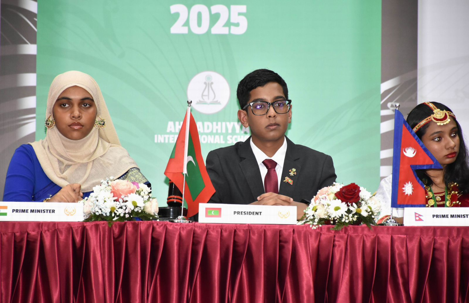 ސާކްގެ މެމްބަރު ގައުމުތައް ތަމްސީލްކުރި ދަރިވަރުން. -- ފޮޓޯ | އަހްމަދިއްޔާ ސްކޫލް