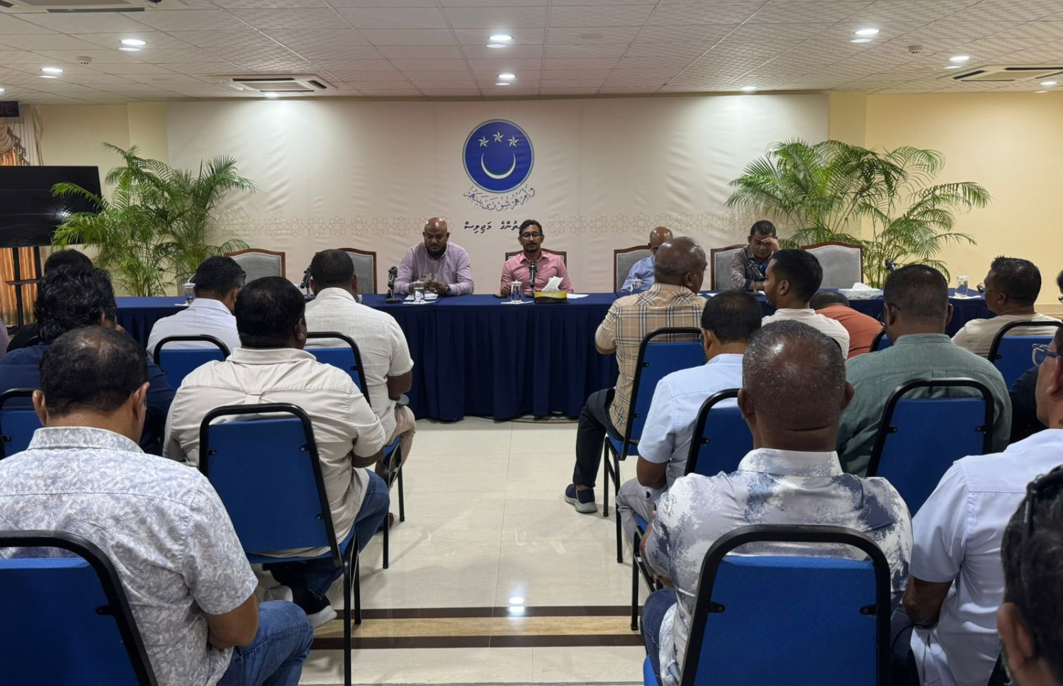 އާ ދައުރަށް ތައްޔާރުވުމުގެ ގޮތުން ޕީއެންސީގެ ޕާލިމެންޓަރީ ގުރޫޕުން ބޭއްވި ޕީޖީ ބައްދަލުވުން -- ފޮޓޯ: ޝުޖާ