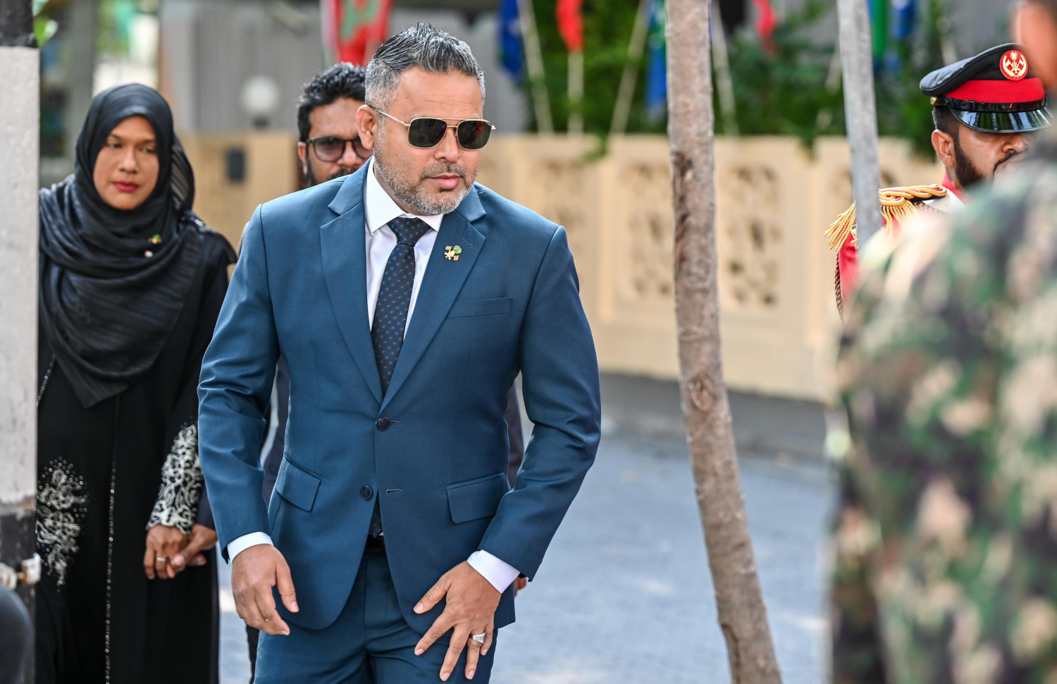 ރިޔާސީ ބަޔާން އިއްވި ޖަލްސާގައި ބައިވެރިވެވަޑައިގަތުމަށް ފިޝަރީޒް މިނިސްޓަރު އަހުމަދު ޝިޔާމް މަޖިލީހަށް ވަޑައިގަންނަވަނީ.-- ފޮޓޯ: ފަޔާޒް މޫސާ | މިހާރު