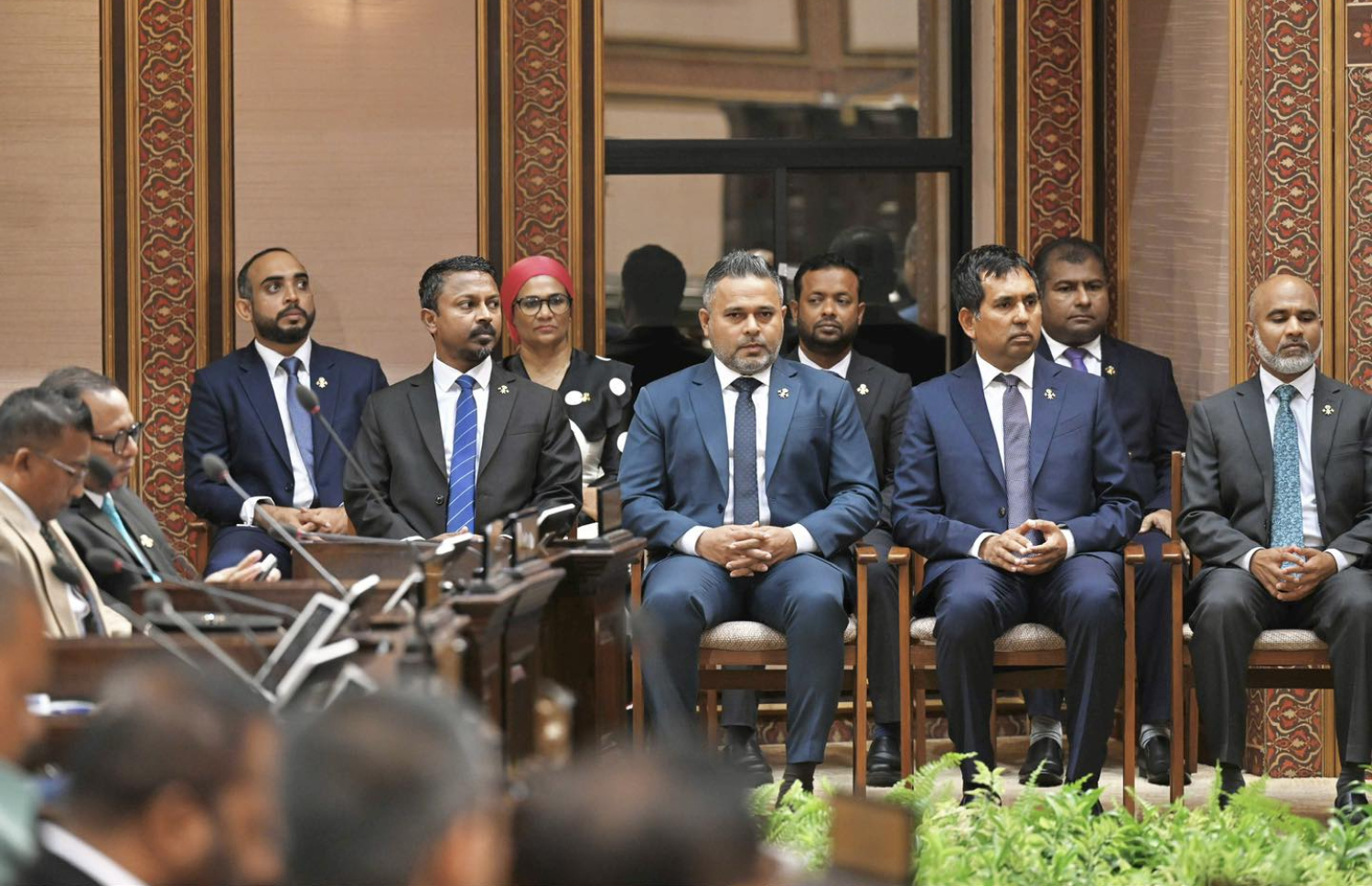 މި އަހަރު ރިޔާސީ ބަޔާން އިއްވުމަށް ބޭއްވި ޖަލްސާގައި ސަރުކާރުގެ މިނިސްޓަރުން ބައިވެރިވެ ވަޑައިގަންނަވަނީ -- ފޮޓޯ: ރައީސް އޮފީސް