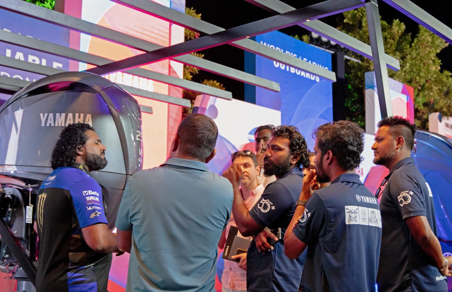 ހުޅުމާލޭ ސެންޓްރަލް ޕާކުގައި މިހާރު ކުރިއަށް ގެންދާ މެރިން އެކްސްޕޯގައި ޔަމަހާ ސްޓޯލުން އިންޖީނާ ބެހޭ މައުލޫމާތު ދެނީ.