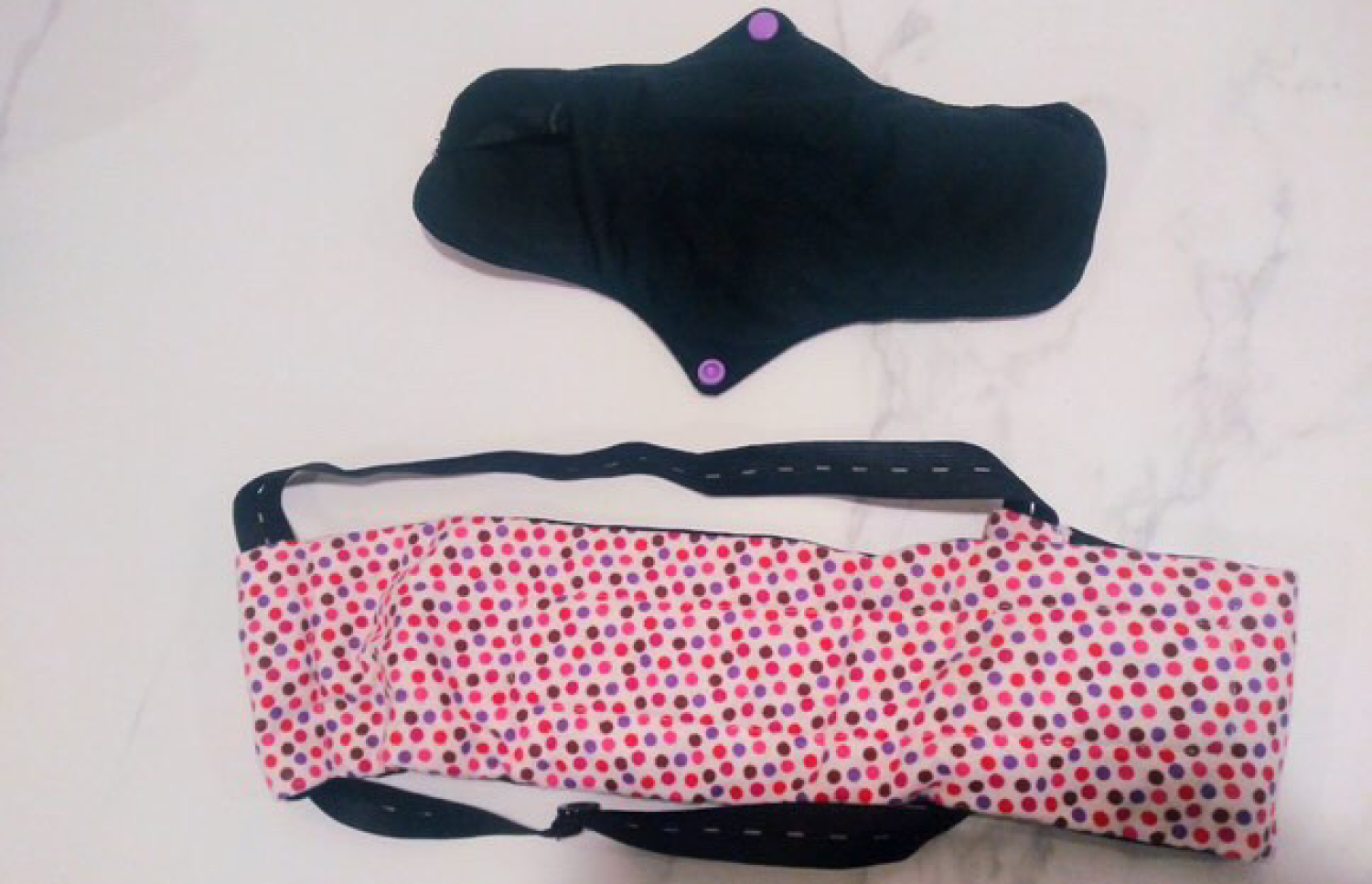 ޣައްޒާގެ ރައްޔިތުންނަށް އެހީވުމަށް ފޮނުވާ ފޮތި ޕެޑްގެ ނަމޫނާއެއް --