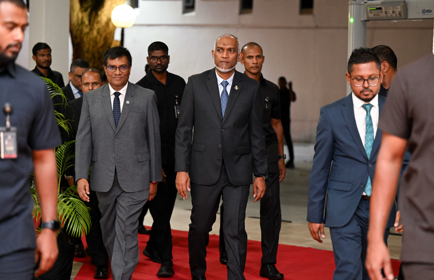 ގަޟާއީ އަހަރު ފެށުން ފާހަގަކުރަން ރޭ އިސްލާމީ މަރުކަޒުގައި ބޭއްވި ރަސްމިއްޔާތުގައި ބައިވެރިވެ ވަޑައިގަތުމަށް ރައީސް ޑރ. މުހައްމަދު މުއިއްޒު ވަޑައިގަންނަވަނީ.-- ފޮޓޯ: ރައީސް އޮފީސް