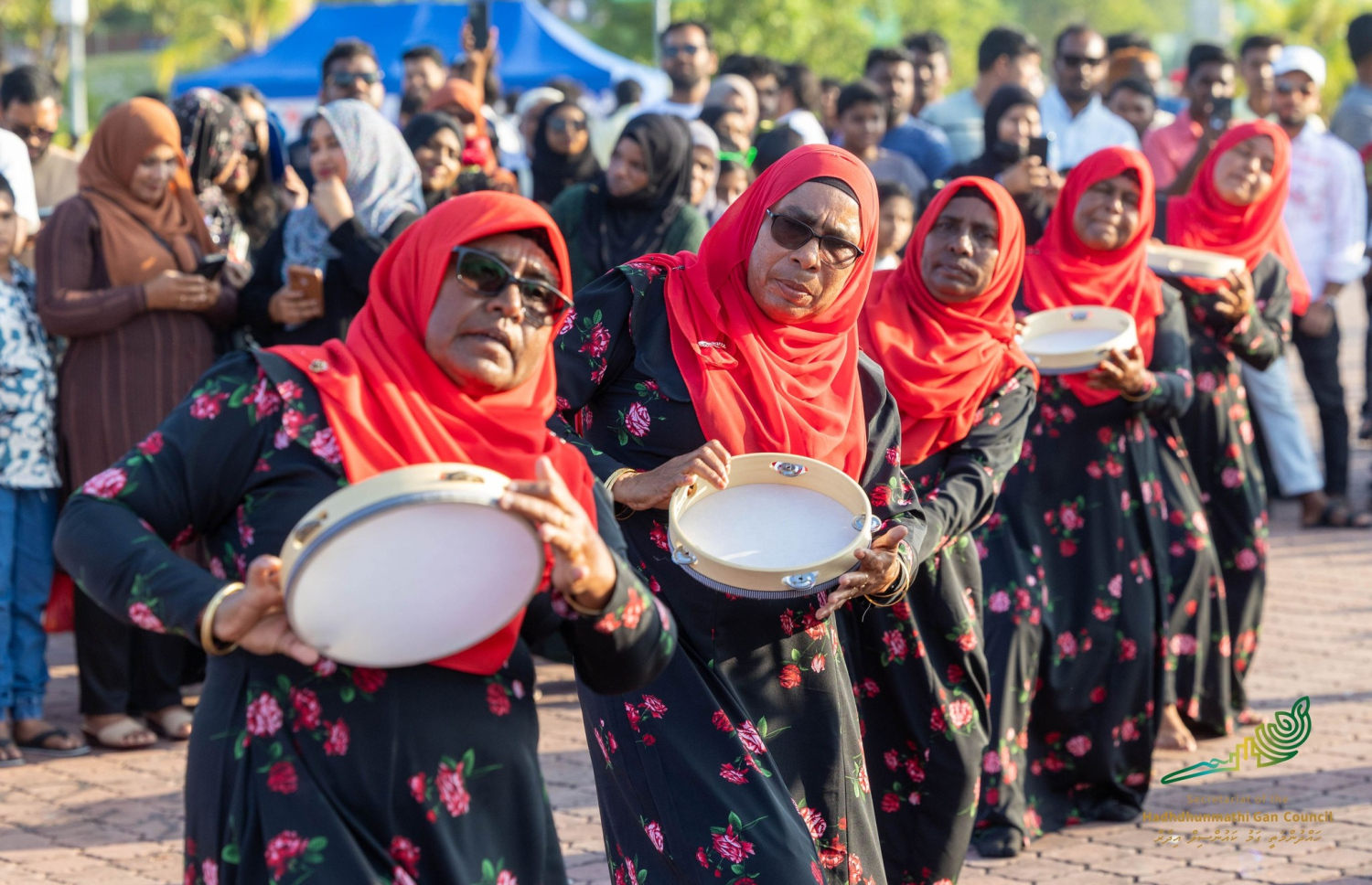 ޓްރެވެލް ގާއީޒްގެ ފަރާތުން އިންތިޒާމުކޮށްގެން ކުރިއަށްގެންދާ "ރަށު އެކްސްޕޯ 2025" ލ.އަތޮޅުގައި ކައިވެނި މައްޗަށް ދިއުމުގެ ހަރަކާތް ކުރިޔަށް ގެންދާގޮތް ރަށު އެކްސްޕޯގައި ދައްކާލަނީ.-- ފޮޓޯ: ލ.ގަން ކައުންސިލް