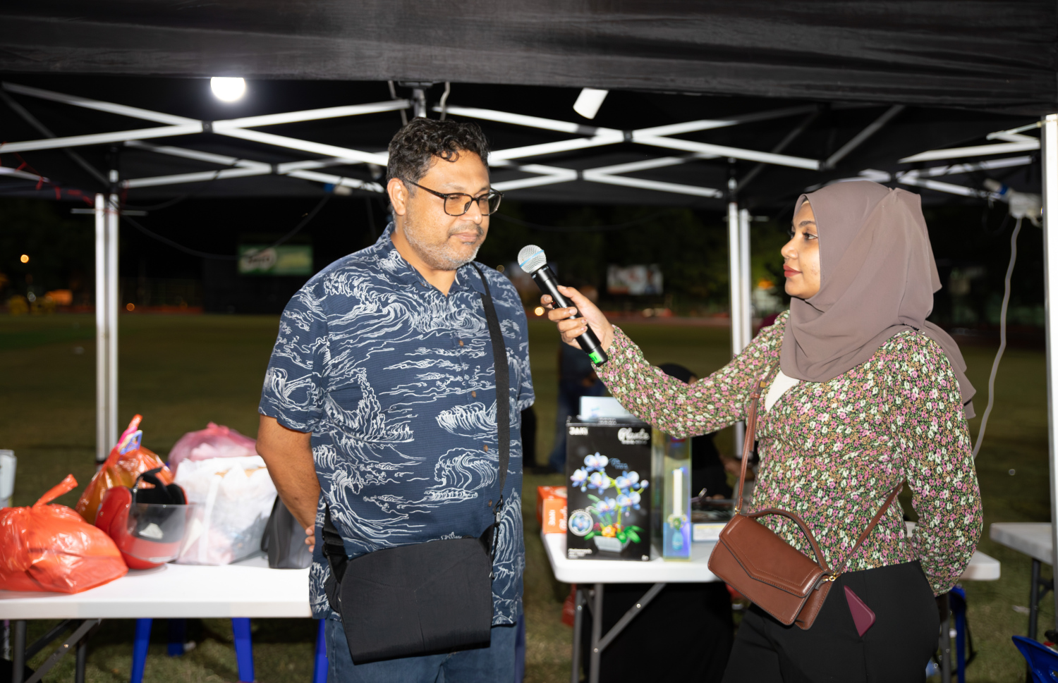 އެމްއައިބީގެ "ބިންގާ" މާހެފުމުގައި އެ ބޭންކްގެ ޗީފް ރީޓެއިލް ބޭންކިން އޮފިސަރު ހުސެން އާލިމް ޝަަކޫރު "ބިންގާ" އެކައުންޓާ ބެހޭ މައުލޫމާތު ހިއްސާ ކުރަައްވަނީ.--- ފޮޓޯ: އެމްއައިބީ