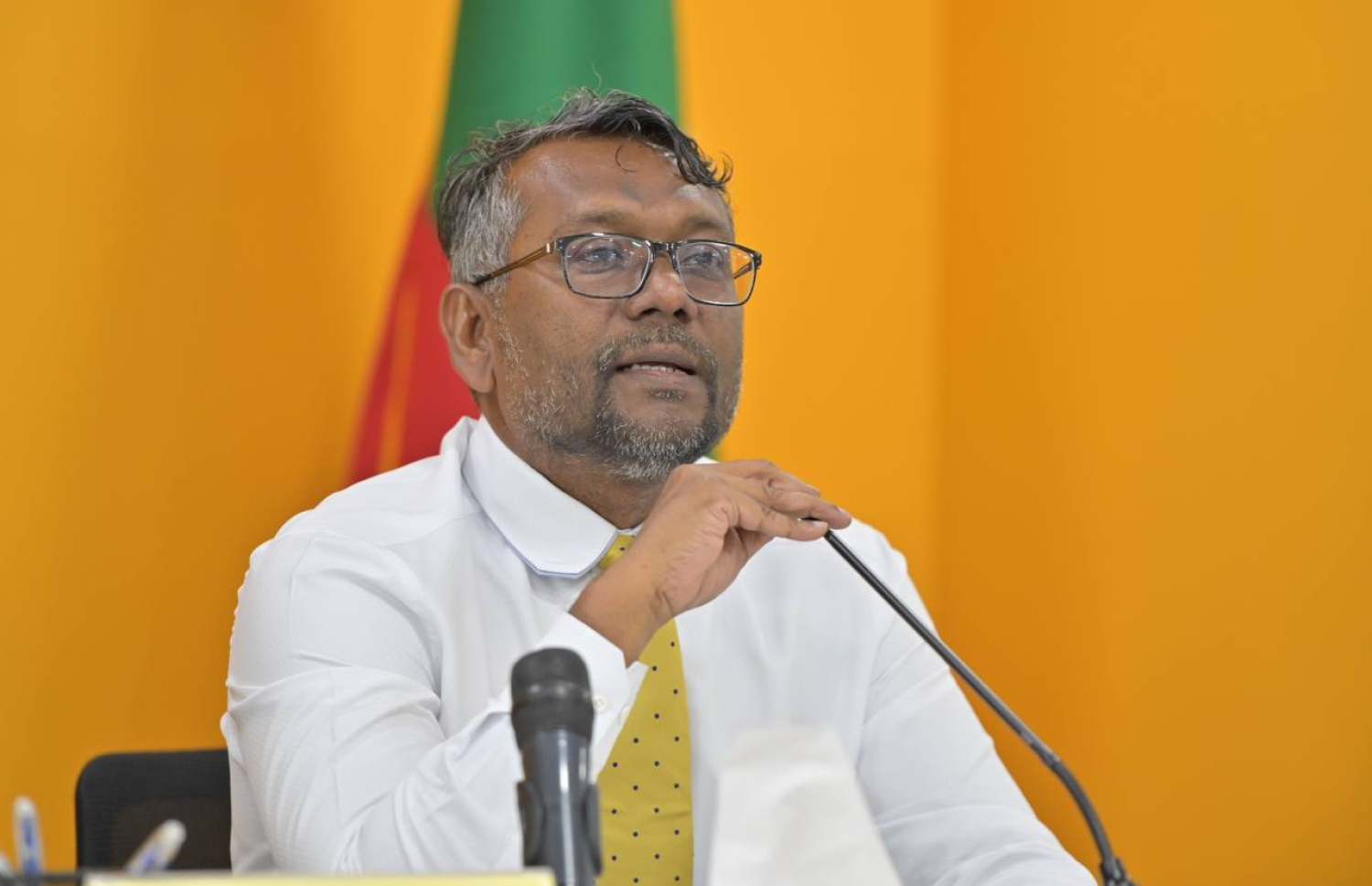 އެމްޑީޕީ ގައުމީ މަޖިލީހުގެ މިއަދުގެ ޖަލްސާގައި ފައްޔާޒް ވާހަކަ ދައްކަވަނީ -- ފޮޓޯ: އެމްޑީޕީ