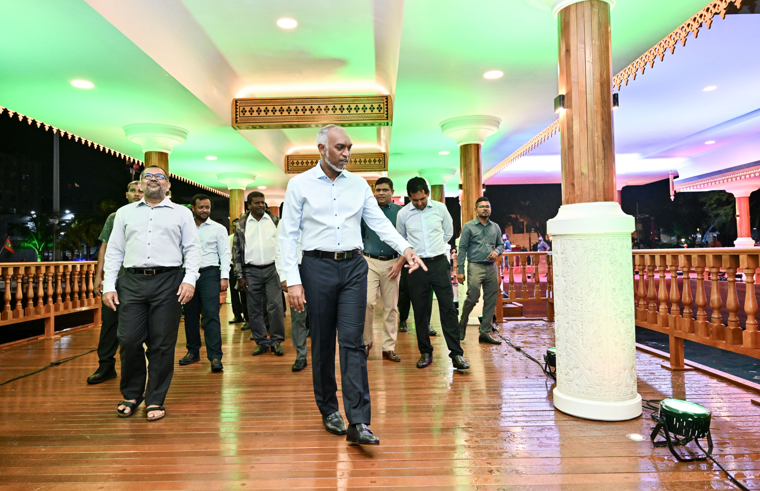 މާލޭގެ ރަސްމީ ފާލަން ނުވަތަ އިއްޒުއްދީން ފާލަން އާ ޑިޒައިނަކަށް ހެދުމާ ގުޅިގެން ރައީސް މުއިއްޒު އެ ތަން ބައްލަވާލައްވަނީ.---ފޮޓޯ: ރައީސް އޮފީސް