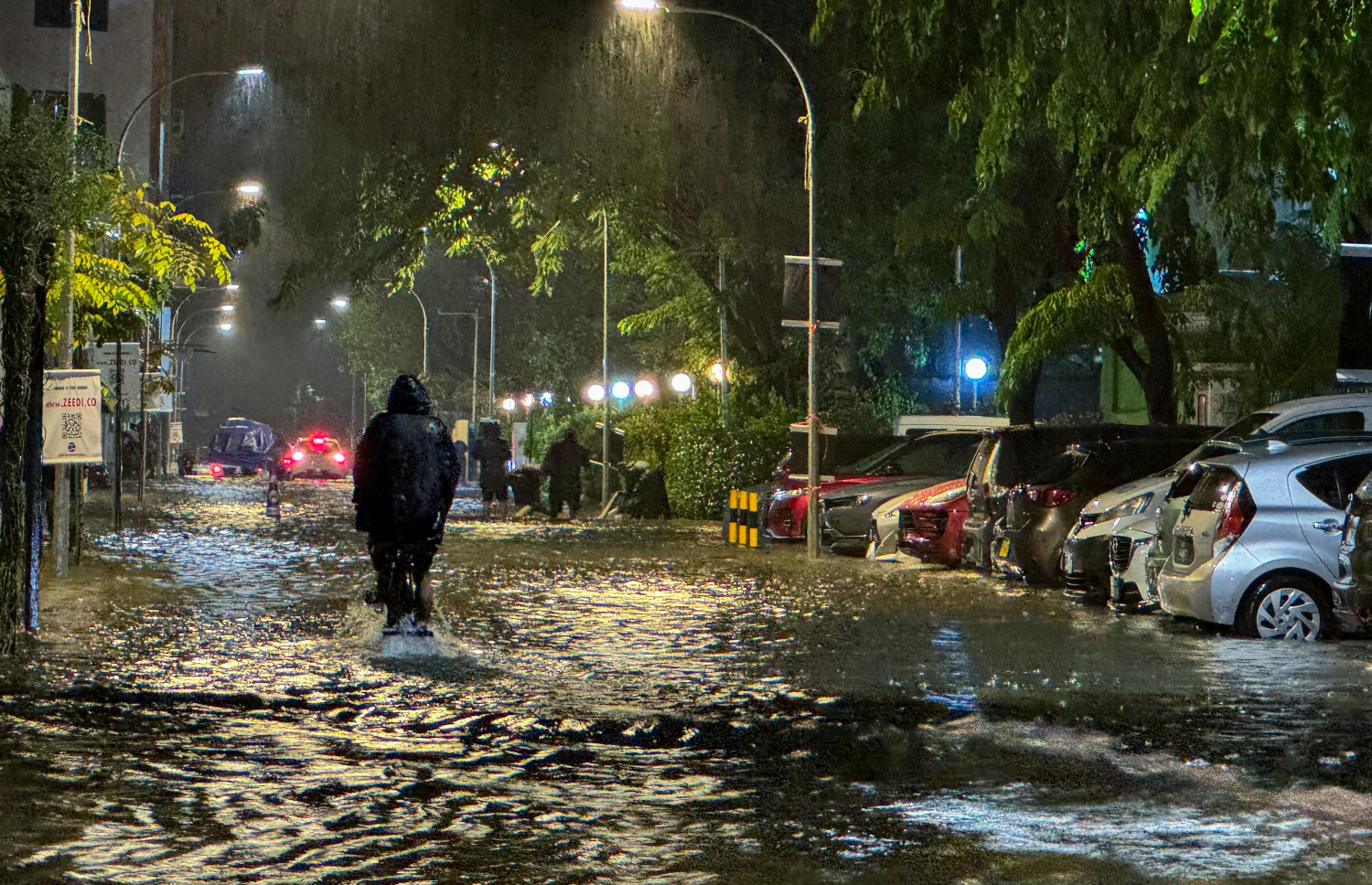 މާލޭގެ މަގެއްގައި ފެންބޮޑުވެފައި.