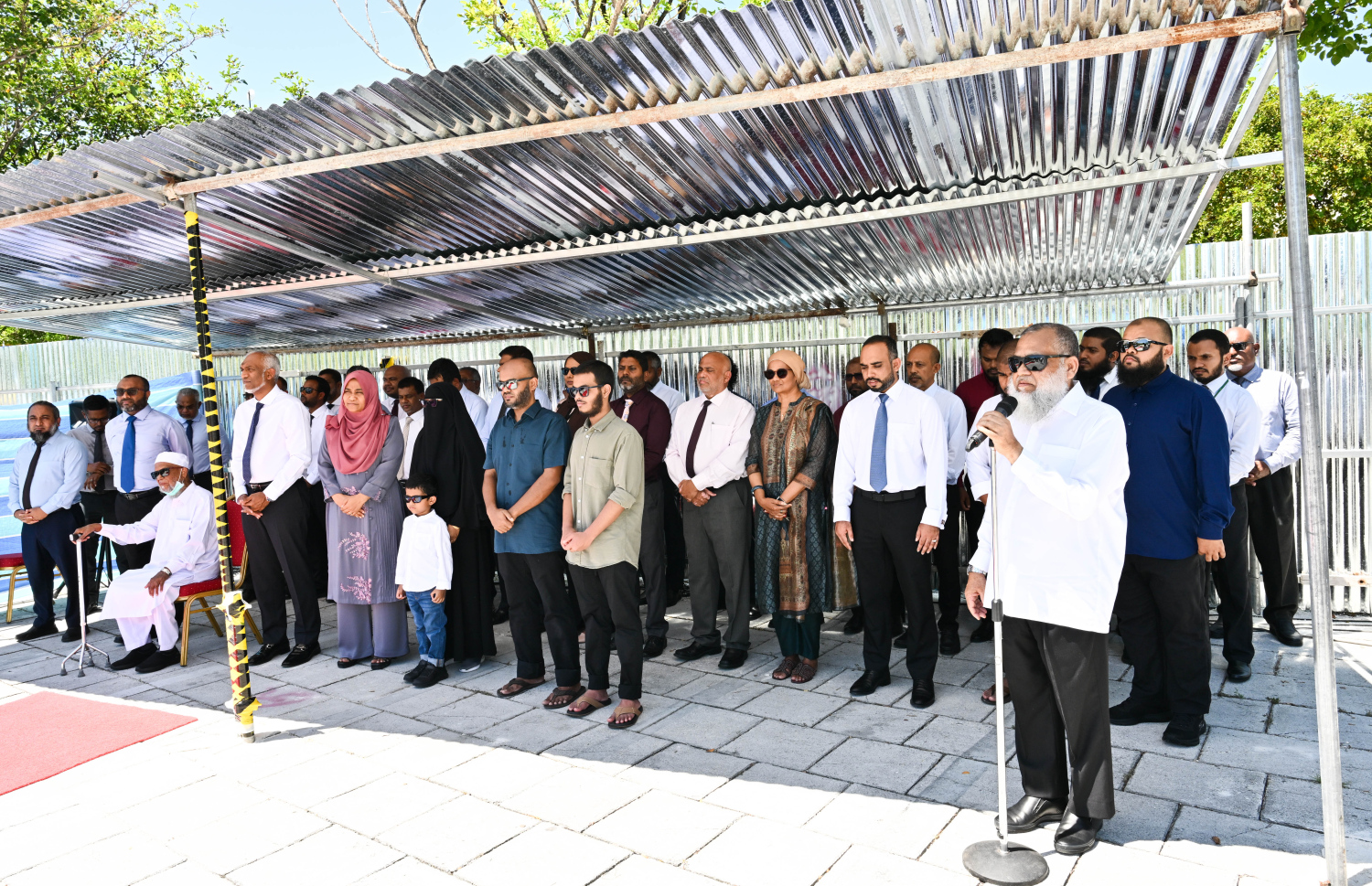 ޝައިހު އިސްމާއިލްގެ ހަރަދުގައި ހުޅުމާލެ 1 ގައި އިމާރާތްކުރާ މިސްކިތުގެ ބިންގާ އެޅުމުގެ ރަސްމިއްޔާތުގައި އިސްލާމީ މަރުކަޒުގެ އިސް އިމާމު ޝައިހު މުހައްމަދު ލަތީފު ވާހަކަ ދައްކަވަނީ.--- ފޮޓޯ: ރައީސް އޮފީސް