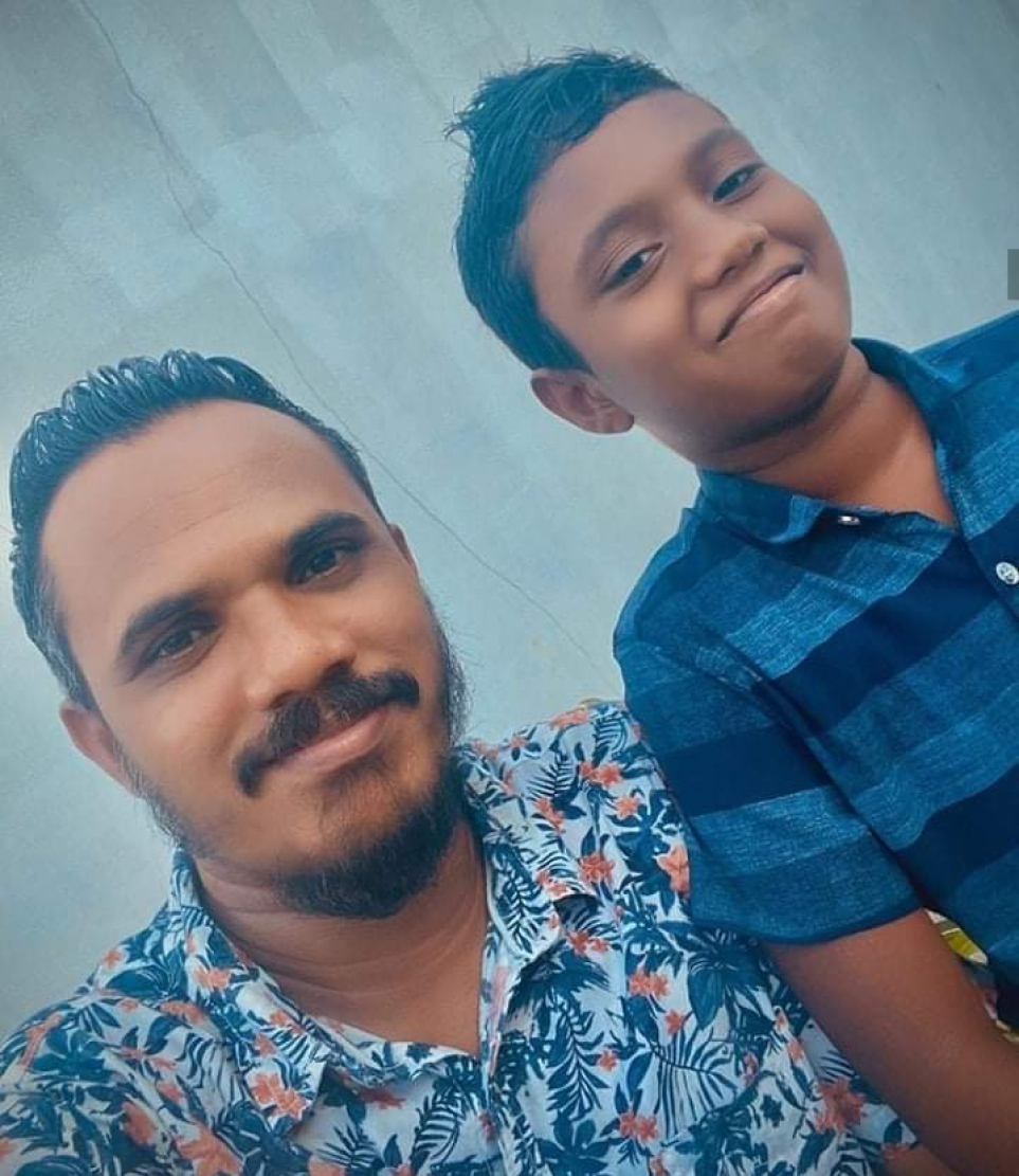 އަފްރާހު ދަރިފުޅާ އެކު.