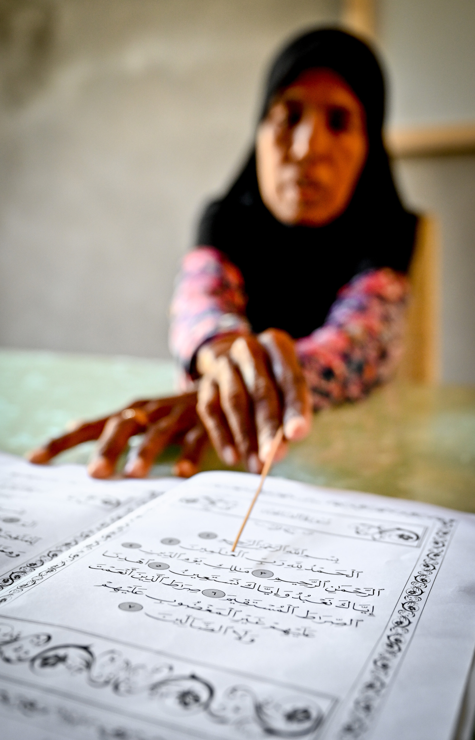 ހަދީޖާ ކުދިންނަށް ކިޔަވައިދެނީ.-- ފޮޓޯ: ނިޝާން އަލީ | މިހާރު