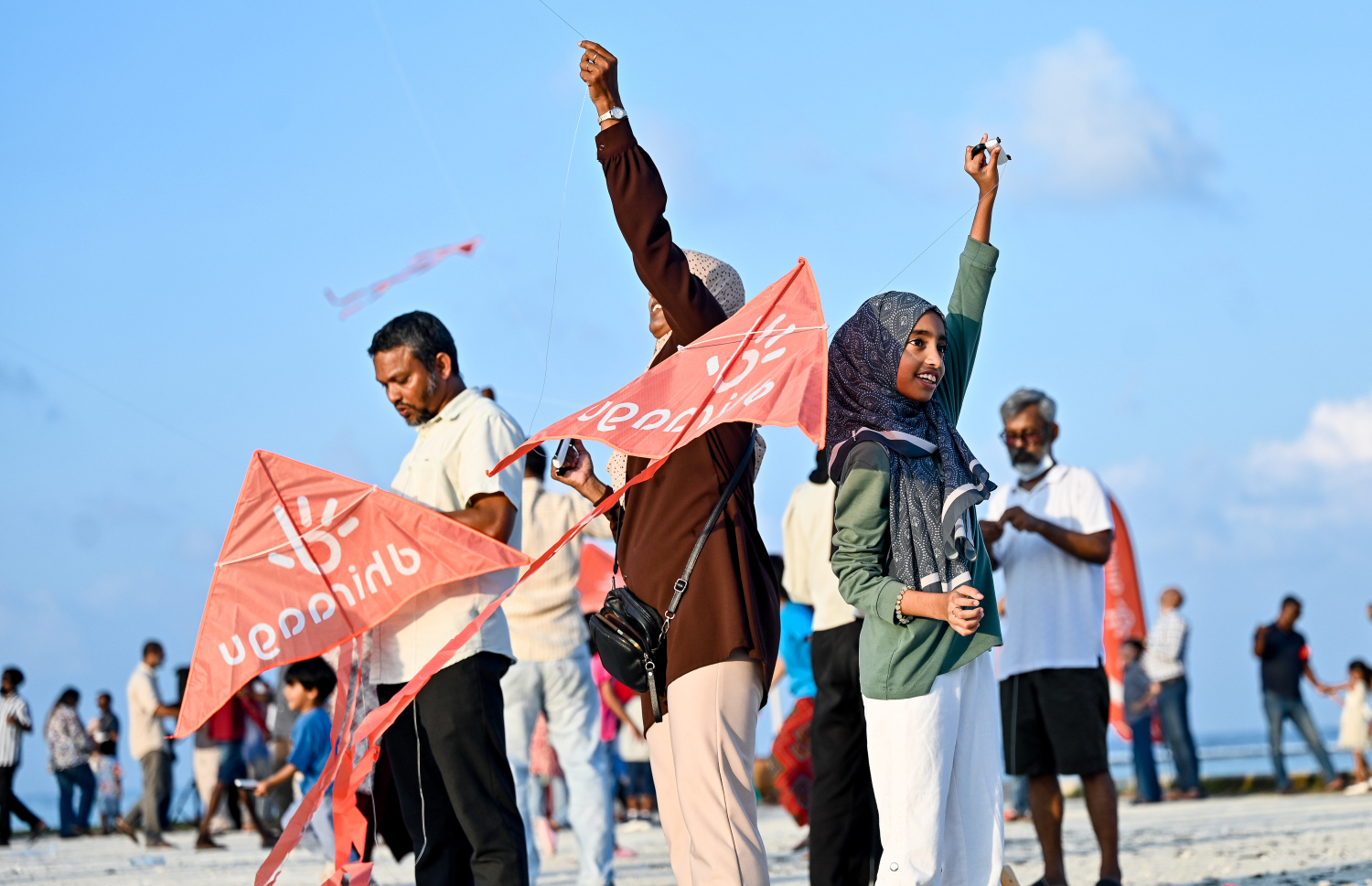 ގުޑި ފެސްޓުގައި ކުޑަކުދިންތަކެއް އާއިލާ އެކު ގުޑިއަރުވަނީ: ދިރާގުން މިދިޔަ ހޮނިހިރު ދުވަހު މާލޭގައި ވެސް ވަނީ ގުޑި ފެސްޓު ބާއްވާފައި.--- ފޮޓޯ: ފަޔާޒު މޫސާ | މިހާރު