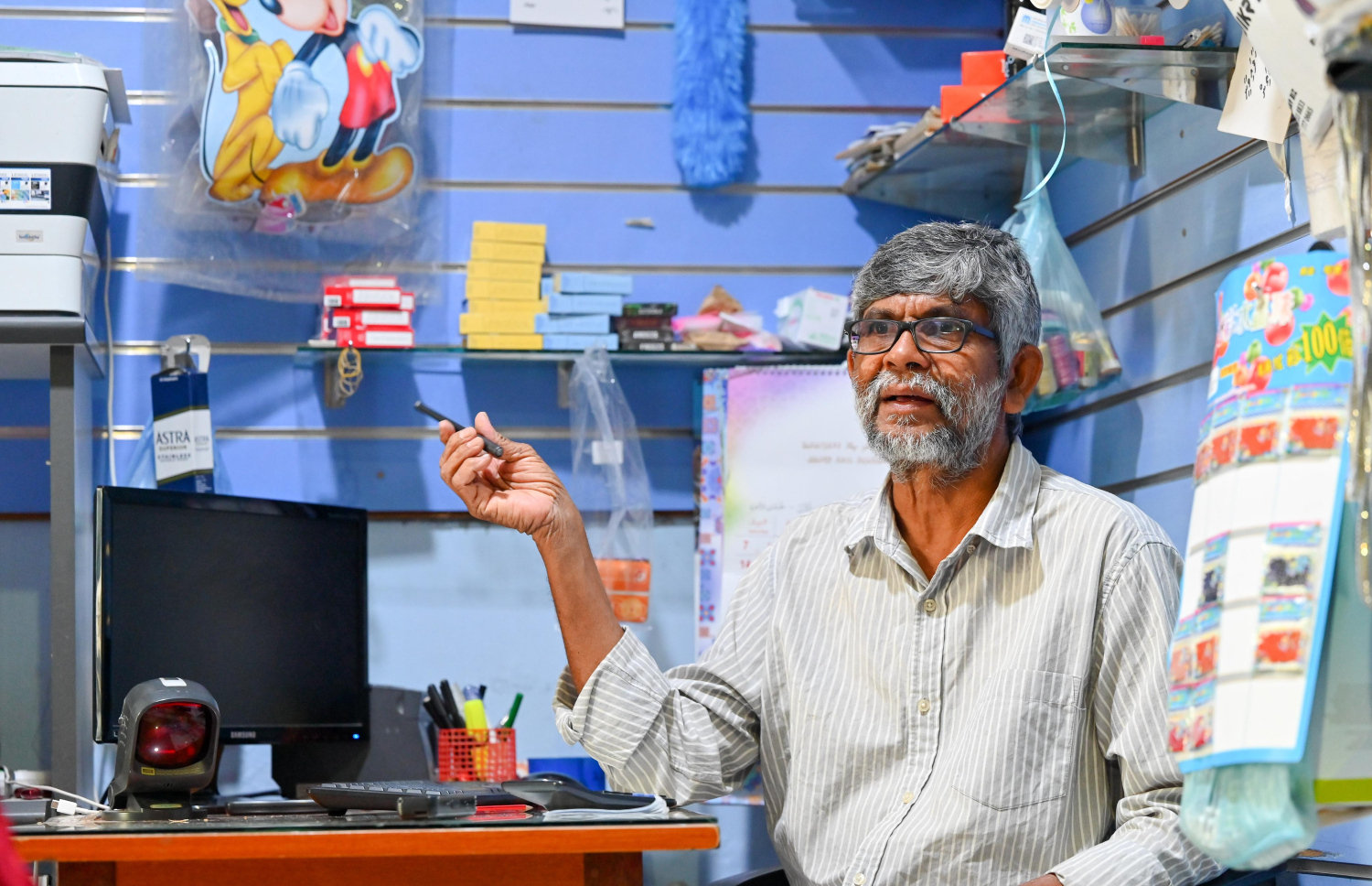 ފަހުމީ، އޭނާގެ ފިހާރާގައި.-- ފޮޓޯ: ނިޝާން އަލީ | މިހާރު