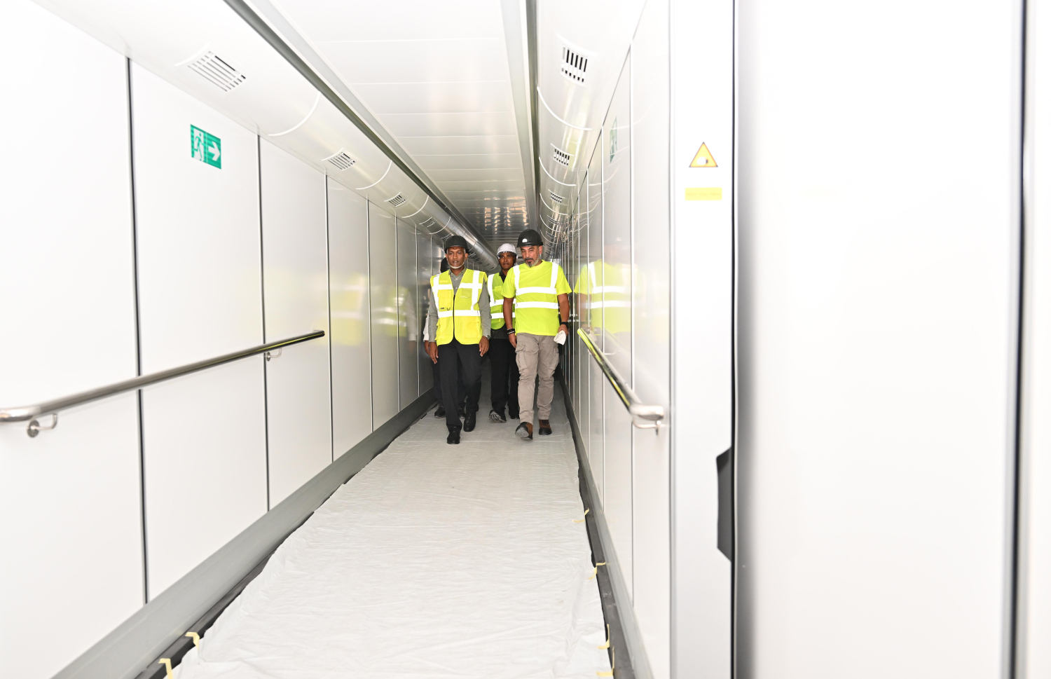 ރައީސް މުއިއްޒު، ވެލާނާ އިންޓަނޭޝަނަލް އެއާޕޯޓުގެ އާ ޓާމިނަލްގެ މަސައްކަތް ބައްލަވައިލައްވަނީ.---ފޮޓޯ: ރައީސް އޮފީސް