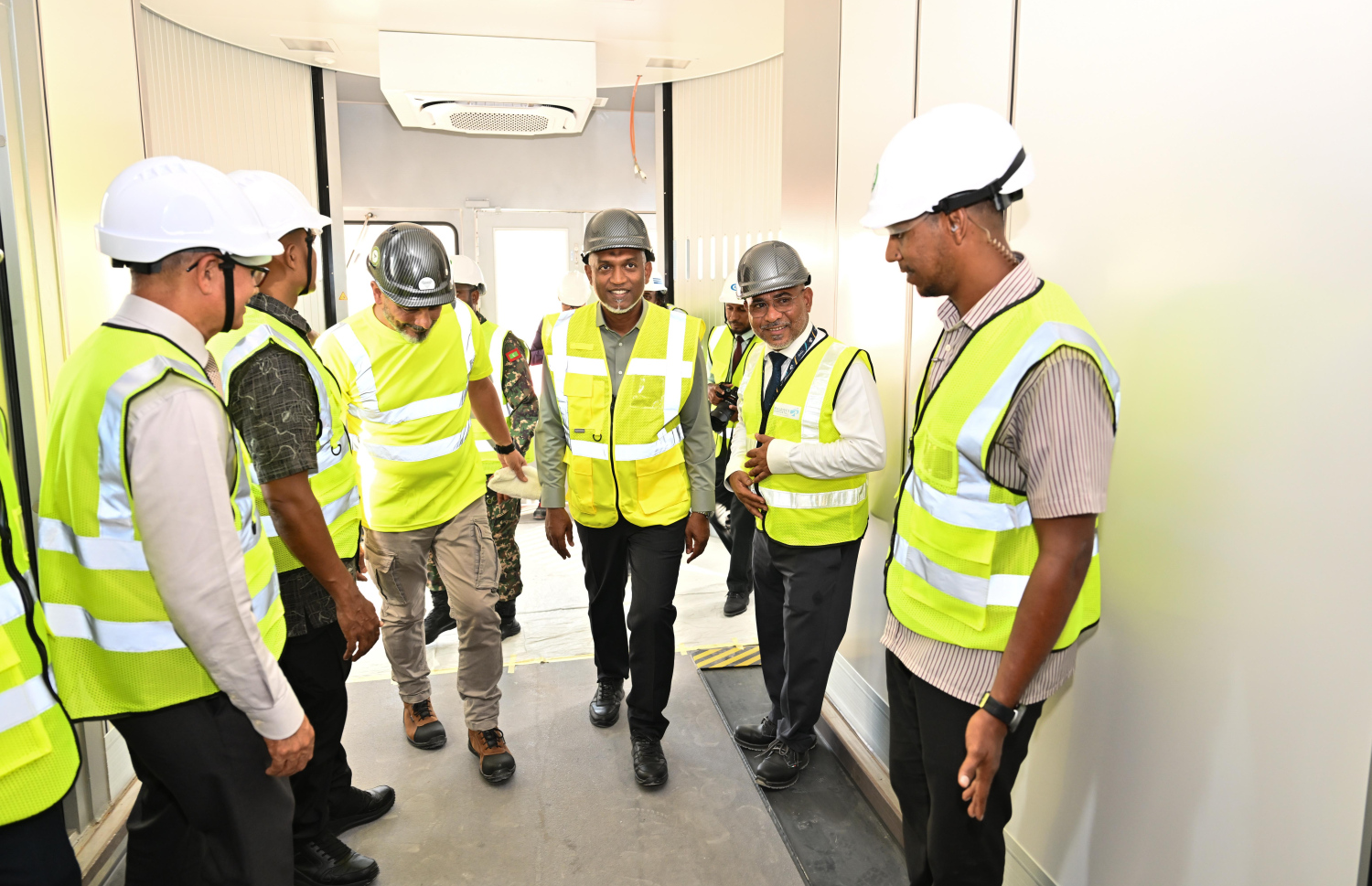 ރައީސް މުއިއްޒު، ވެލާނާ އިންޓަނޭޝަނަލް އެއާޕޯޓުގެ އާ ޓާމިނަލްގެ މަސައްކަތް ބައްލަވައިލައްވަނީ.---ފޮޓޯ: ރައީސް އޮފީސް