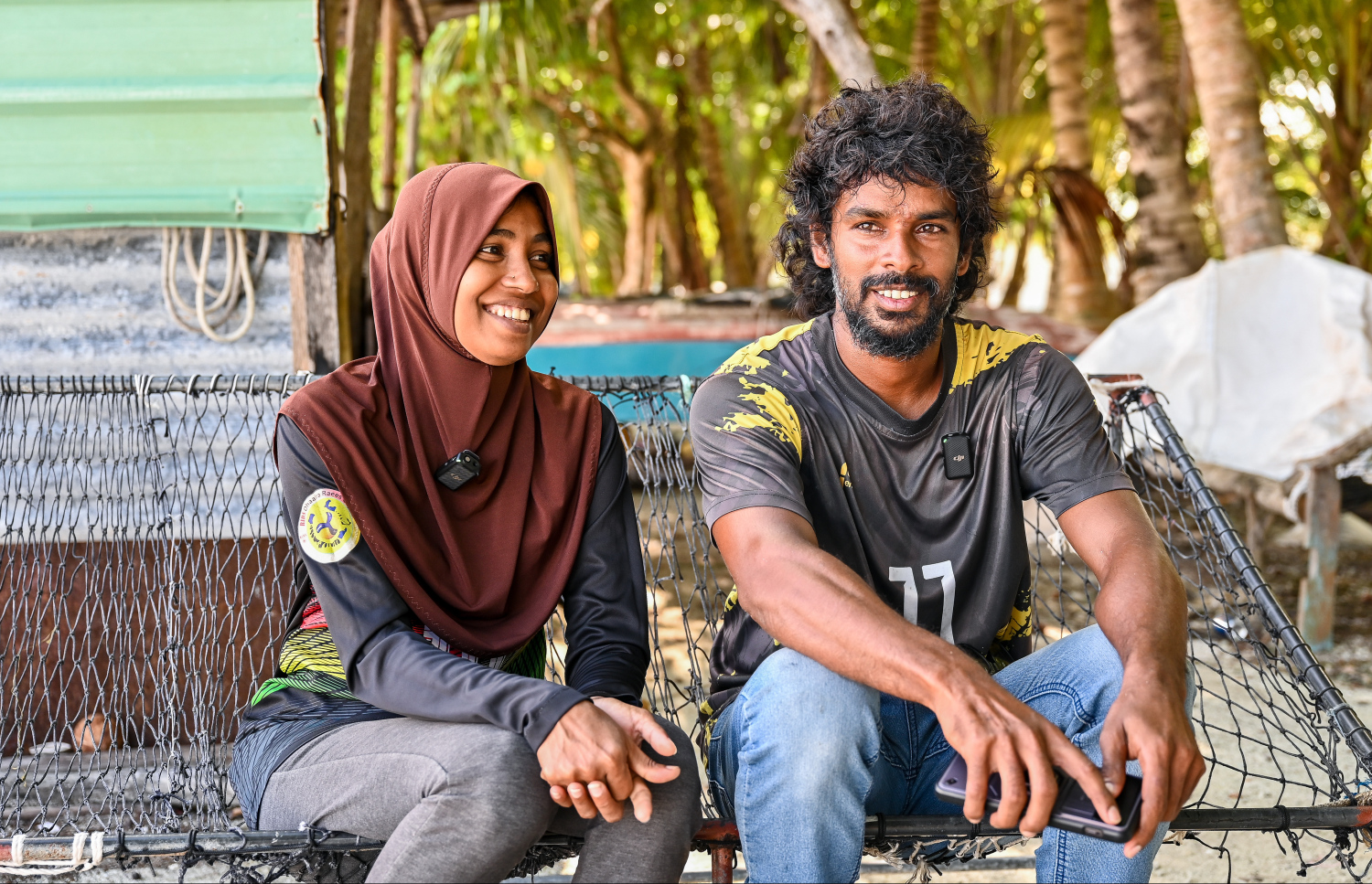 އިއްޒަތާއި ޝުހުރަތު "މިހާރު" އާ ވާހަކަ ދައްކަނީ. އެދެމަފިރިން ފަރު މަސްވެރިކަން ކުރާތާ އަހަރެއް ވެއްޖެ -- ފޮޓޯ: ފަޔާޒް މޫސާ / މިހާރު