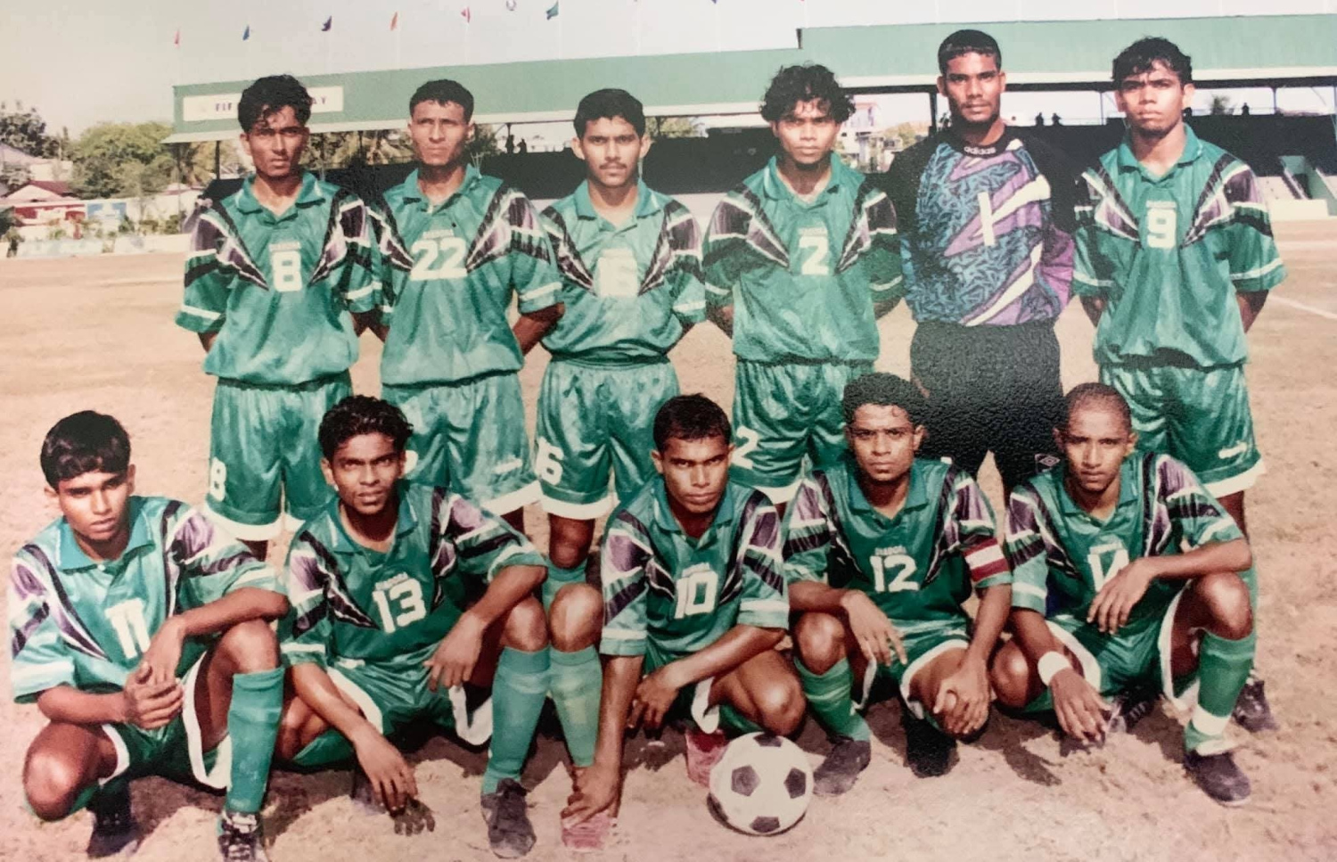 ސާންތި (12) ޔޫތު ސްޕޯޓްސް ކްލަބުގެ ފުރަތަމަ އެގާރައިގެ ގްރޫޕް ފޮޓޯއެއްގައި.