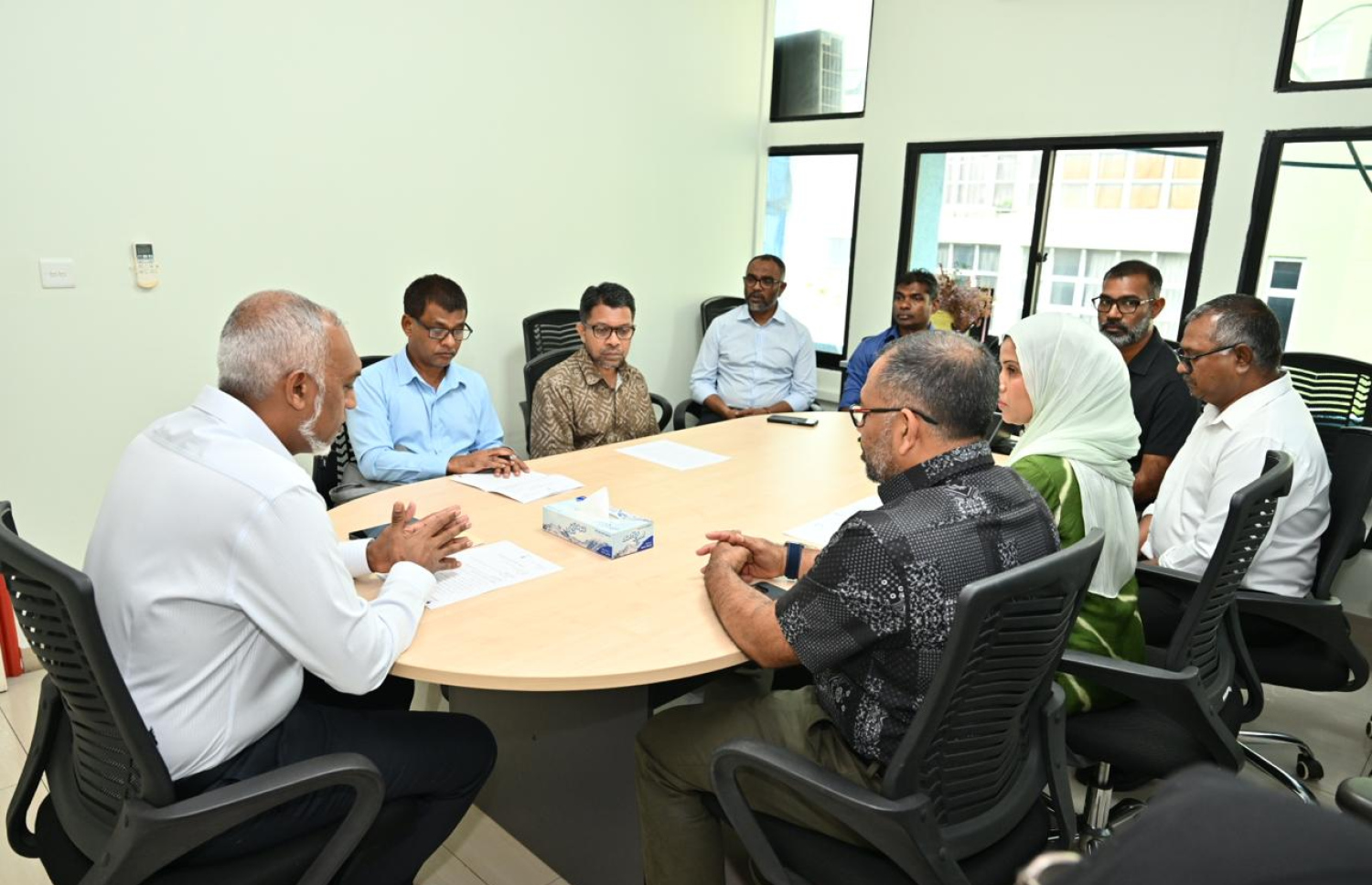 ރައީސް މުއިއްޒު އިއްޔެ ހެނދުނު ތެލެސީމިއާ ސެންޓަރަށް ވަޑައިގެން ކަމާ ގުޅުން ހުރި އިދާރާތަކުގެ ވެރިންނާ އެކު ބައްދަލުވުމެއް ބާއްވަވަނީ.---ފޮޓޯ: ރައީސް އޮފީސް