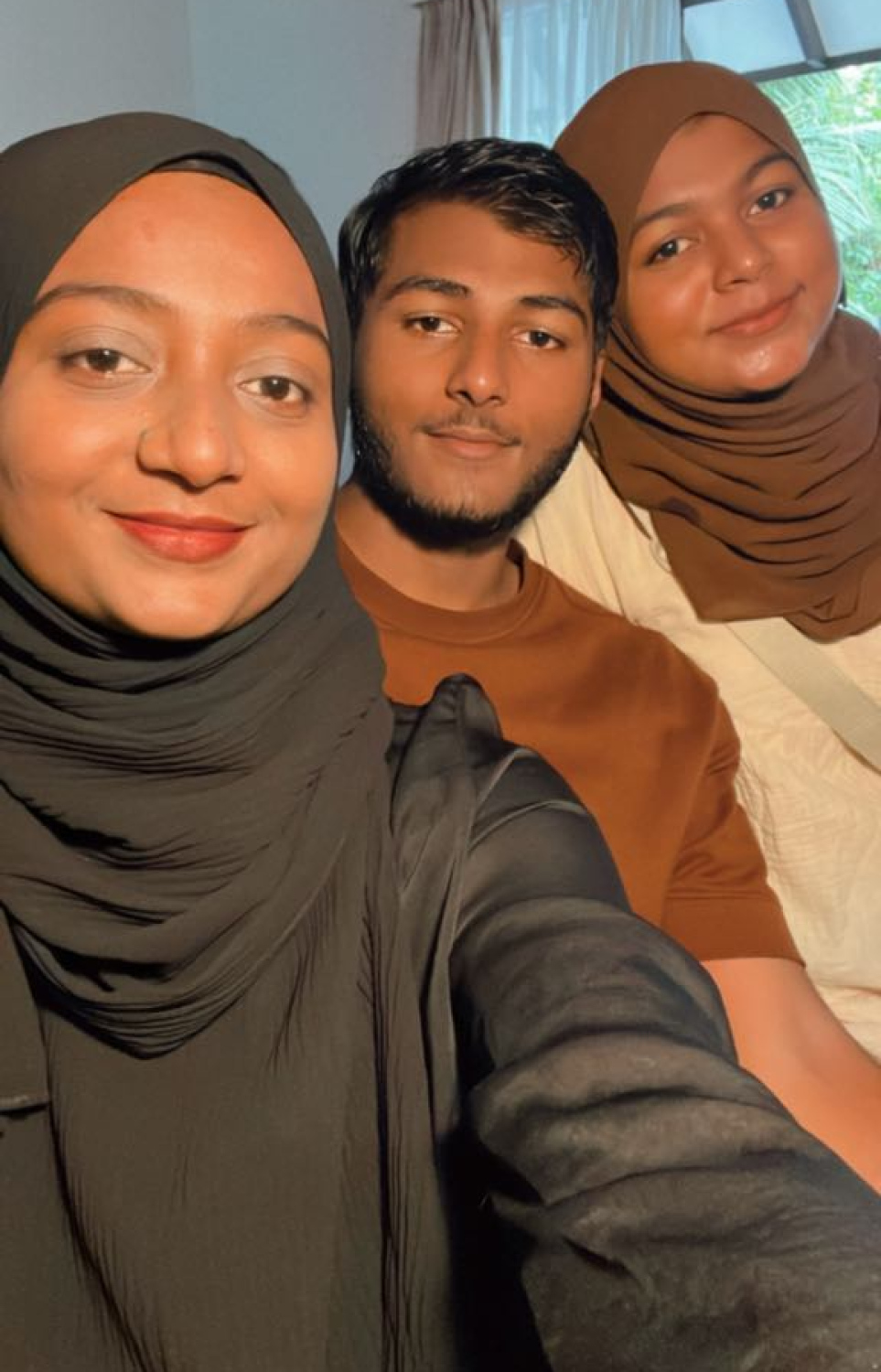 އިލްހާމާ އާއި އިފްހާމާ، ކޮއްކޮއާ އެކު.