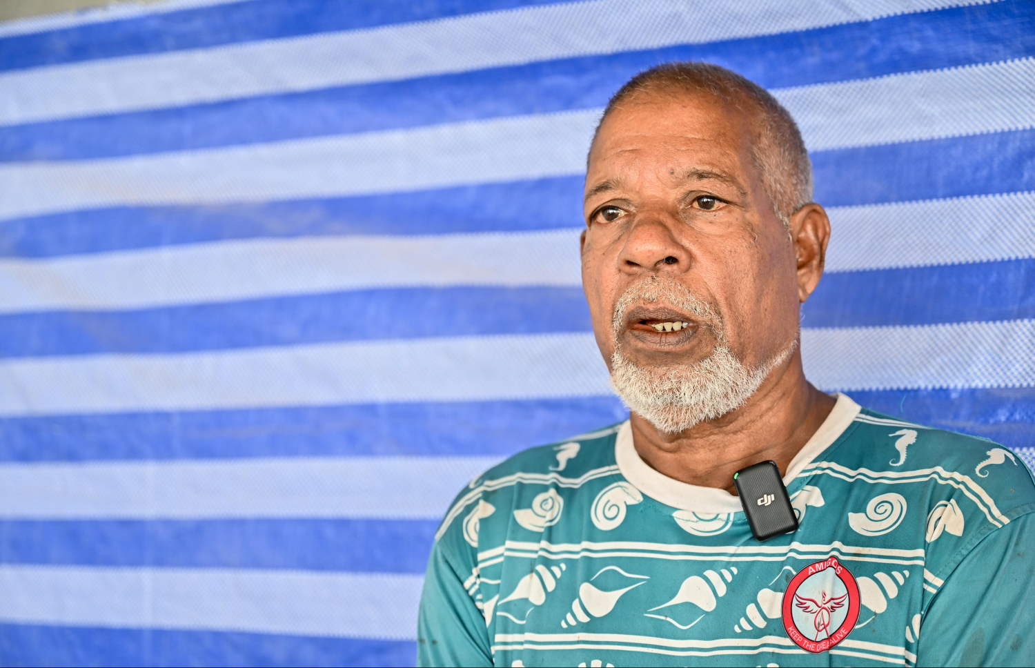 ހުސެއިން ގާސިމް (ދޮން ހުސޭނު) ބޮޑުބެރު ޖަހަނީ.-- ފޮޓޯ: ފަޔާޒް މޫސާ / މިހާރު