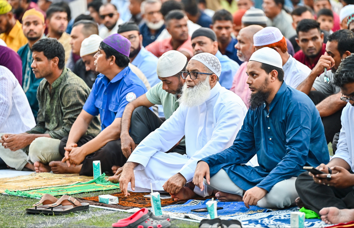 މާލޭގައި ބޭއްވި ފިިތުރު އީދު ނަމާދުގެ ބޮޑު ޖަމާއަތުގައި މީހުން ބައިވެރިވަނީ -- ފޮޓޯ: ފަޔާޒު މޫސާ | މިހާރު