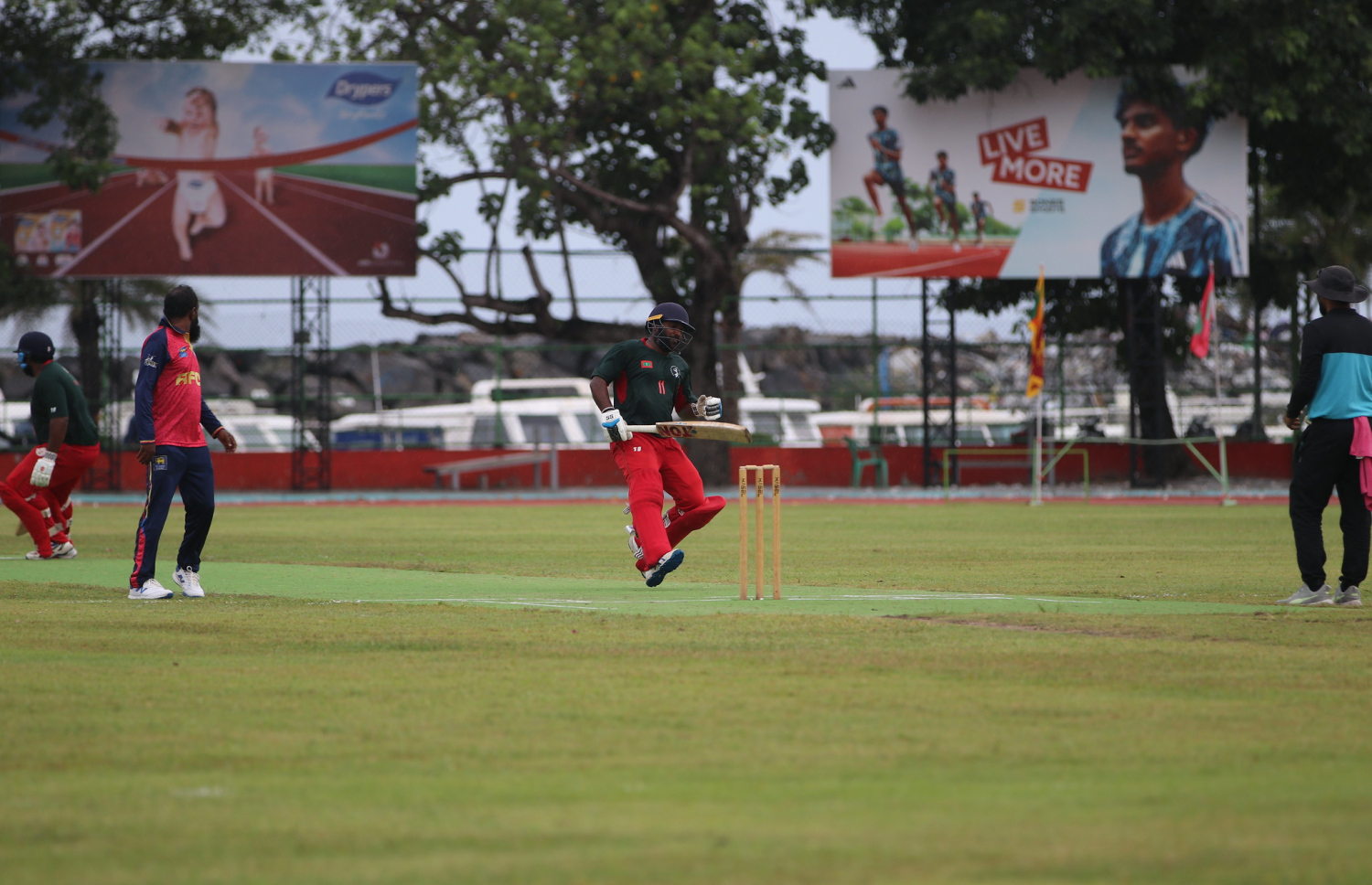 ކްރިކެޓް ޓީމު އިއްޔެ ކުޅުނު މެޗުގެ ތެރެއިން.-- ފޮޓޯ: ސީބީއެމް