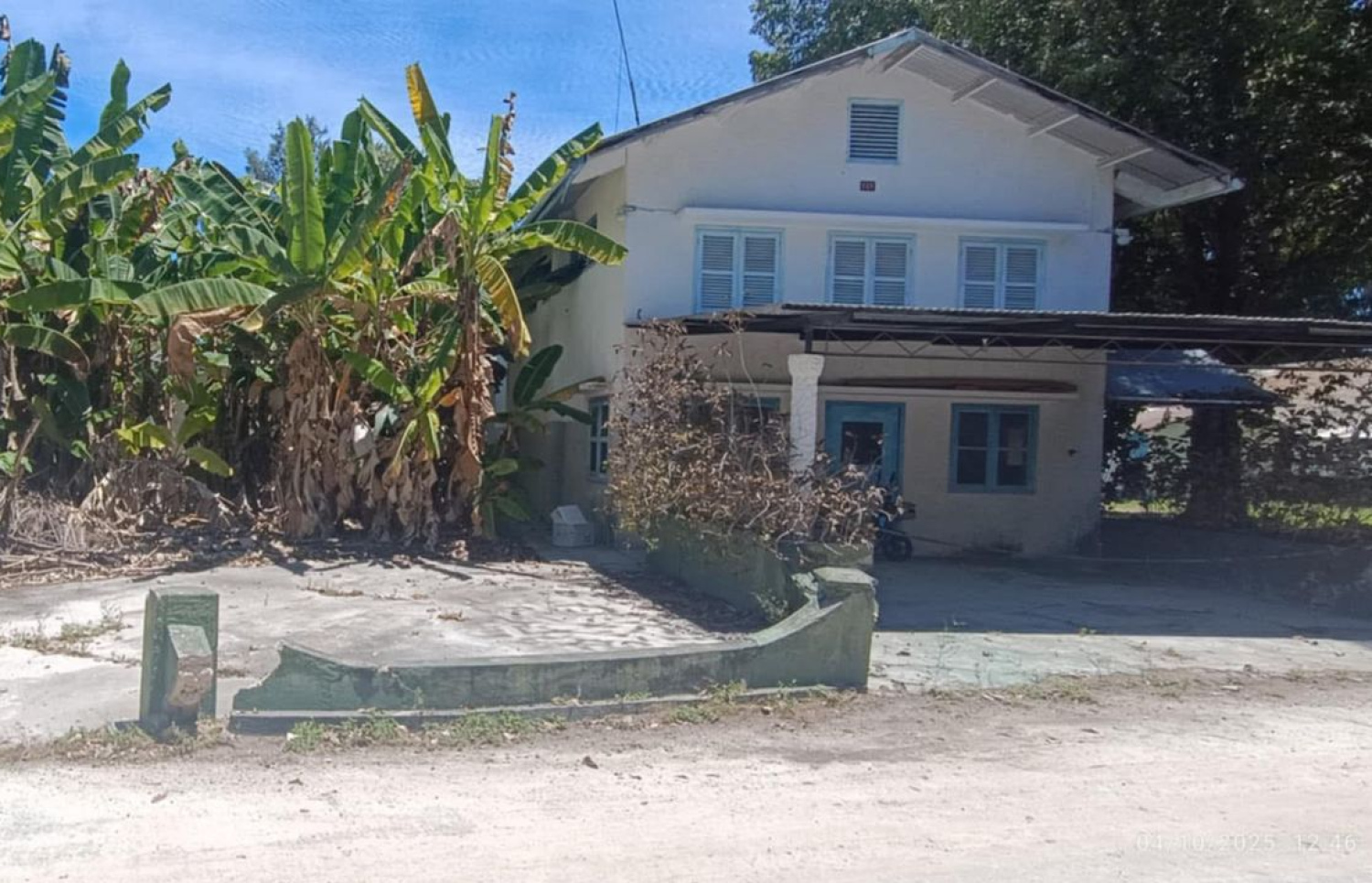 އީކުއޭޓާ ވިލެޖުގެ ސްޓާފް ކުއާޓާޒް ހިމެނޭ ސަރަހައްދު. މި ހިސާބުގައި މަގު ހެދުމުގެ ބައެއް މަސައްކަތްތައް ވެސް ވަނީ ފަށާފައި. -- ފޮޓޯ: ސައީދު