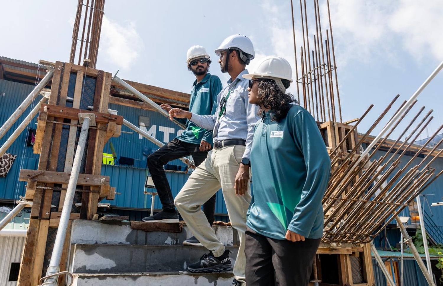 އެޗްޑީސީގެ އެޕްރެންޑިސްޝިޕް ޕްރޮގްރާމްގައި މި އަހަރު ވެސް ހަތަރު ދާއިރާއަކުން 25 ޒުވާނުން ތަމްރީނު ކުރުމަށް ވަނީ ހަމަޖެހިފައި -- ފޮޓޯ: އެޗްޑީސީ