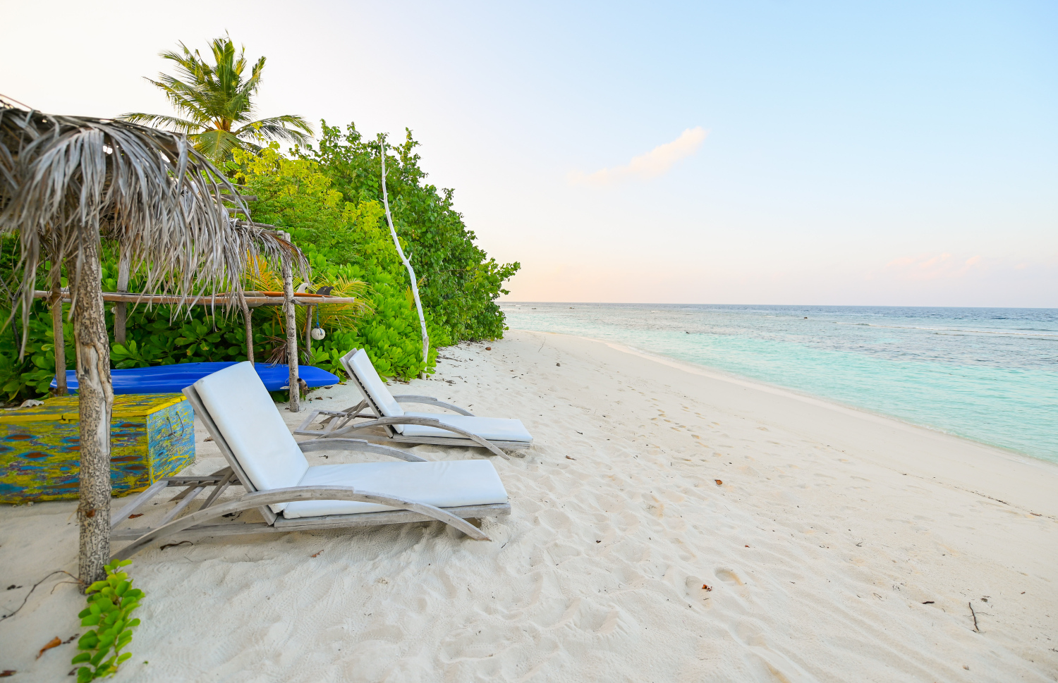 ގެސްޓްހައުސް ކުރިމަތީގައި ހުރި އަތިރިމަތީގައި ގޮނޑިޖަހާފައި.-- ފޮޓޯ: ނިޝާން އަލީ/ މިހާރު