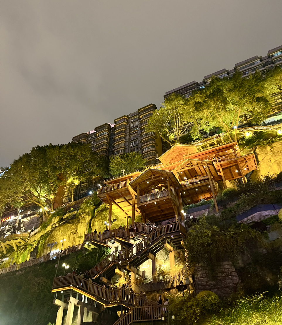 ޗޮންޗިންގެ ހޮންގްޔާ ކޭވް: މިތަން ފަރުމާކޮށްފައި ވަނީ ޗޮންޗިންގެ އިހުގެ އިމާރާތްކުރުމުގެ ފަންނާ އެއްގޮތަށް.-- ފޮޓޯ: މިހާރު