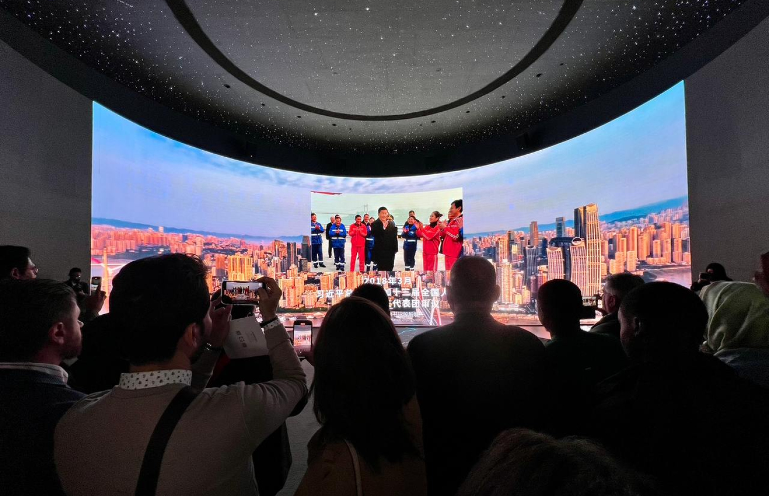 ޗޮންޗިން އިންޓަނޭޝަނަލް ލޮޖިސްޓިކްސް ހަބް ޕާކު ތަރައްގީކުރި ގޮތުގެ ވީޑިއޯ ޕްރެޒެންޓޭޝަނެއް ދައްކަނީ.-- ފޮޓޯ: މިހާރު