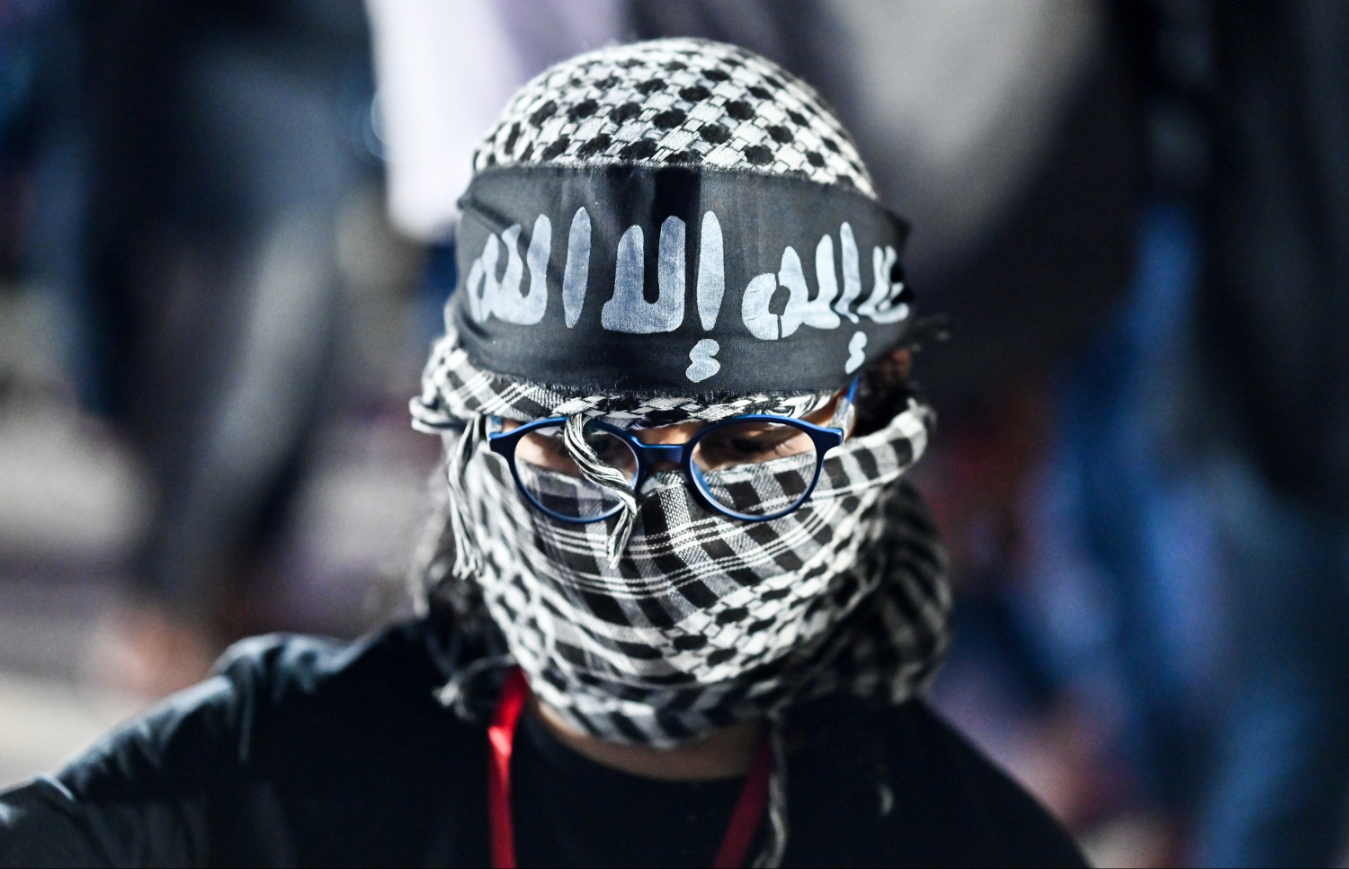 "އުންމަތް ފަލަސްތީނާ އެކު" ނަމުގައި މާލޭގައި ބޭއްވި ބޮޑު ހިނގާލުމަށް ފަހު، އާޓިފިޝަލް ބީޗުގައި ބޭއްވި ހަރަކާތުގައި ކުޑަކުއްޖަކު ބައިވެރިވަނީ--- ފޮޓޯ: ފަޔާޒު މޫސާ \ މިހާރު