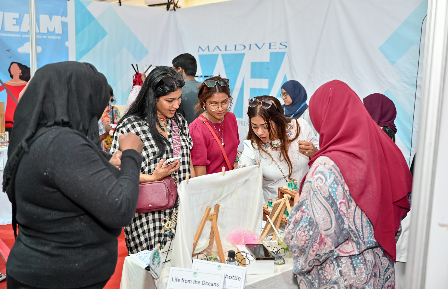 ހައިރައިސް ޕްރައިވެޓް ލިމިޓެޑުން އިންތިޒާމުކޮށްގެން ހުޅުމާލެ ސެންޓްރަލް ޕާކުގައި ކުރިއަށްގެންދާ ވެކޭޝަންސް އެކްސްޕޯ.-- ފޮޓޯ: ނިޝާން އަލީ