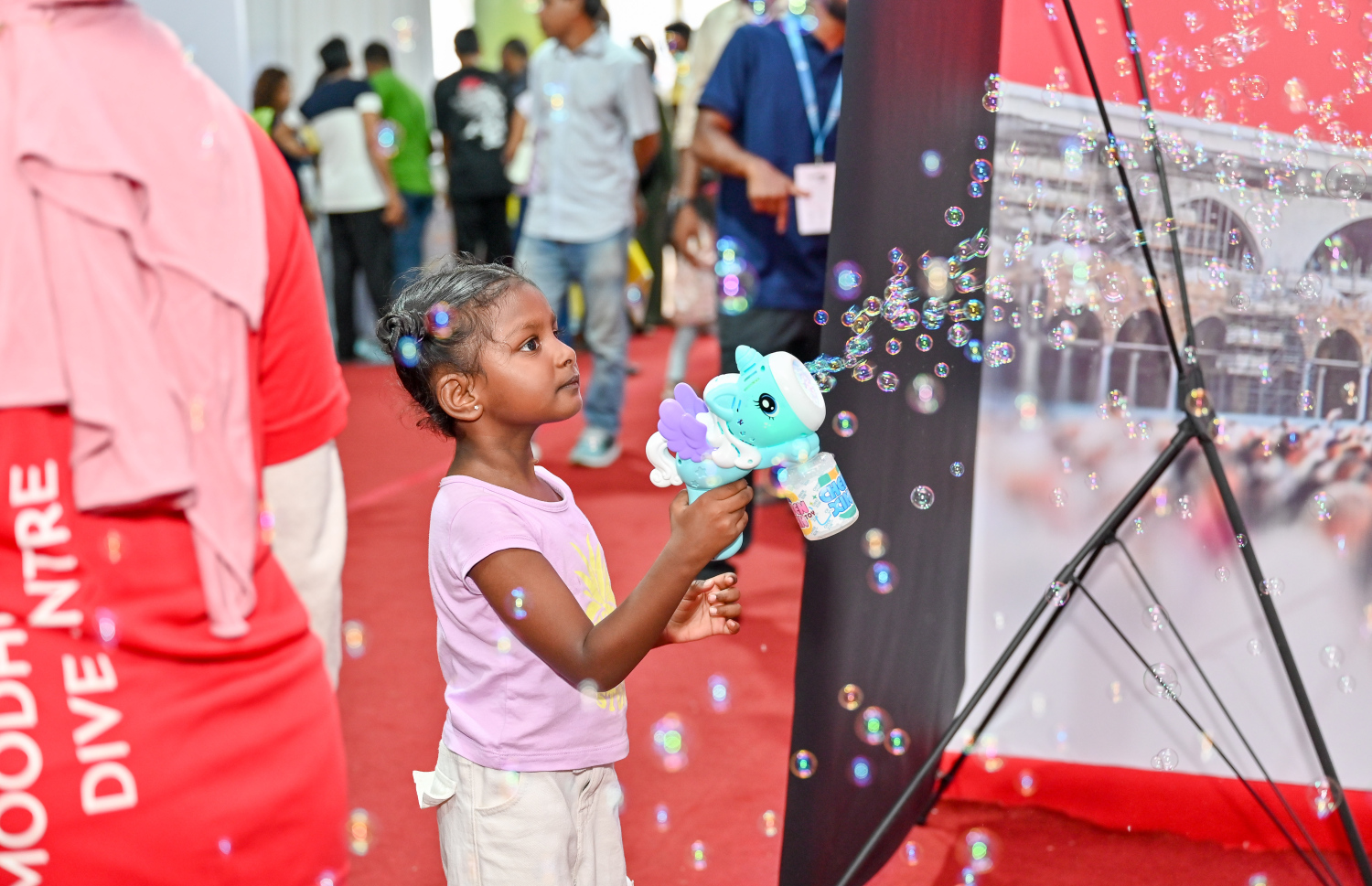 ހައިރައިސް ޕްރައިވެޓް ލިމިޓެޑުން އިންތިޒާމުކޮށްގެން ހުޅުމާލެ ސެންޓްރަލް ޕާކުގައި ކުރިއަށްގެންދާ ވެކޭޝަންސް އެކްސްޕޯ.-- ފޮޓޯ: ނިޝާން އަލީ | މިހާރު