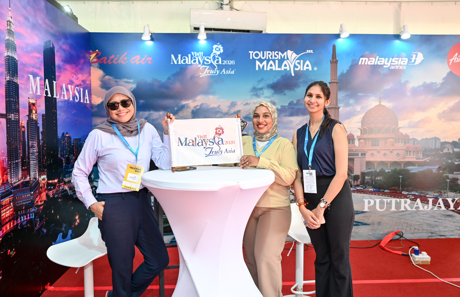 ހައިރައިސް ޕްރައިވެޓް ލިމިޓެޑުން އިންތިޒާމުކޮށްގެން ހުޅުމާލެ ސެންޓްރަލް ޕާކުގައި ކުރިއަށްގެންދާ ވެކޭޝަންސް އެކްސްޕޯ.-- ފޮޓޯ: ނިޝާން އަލީ