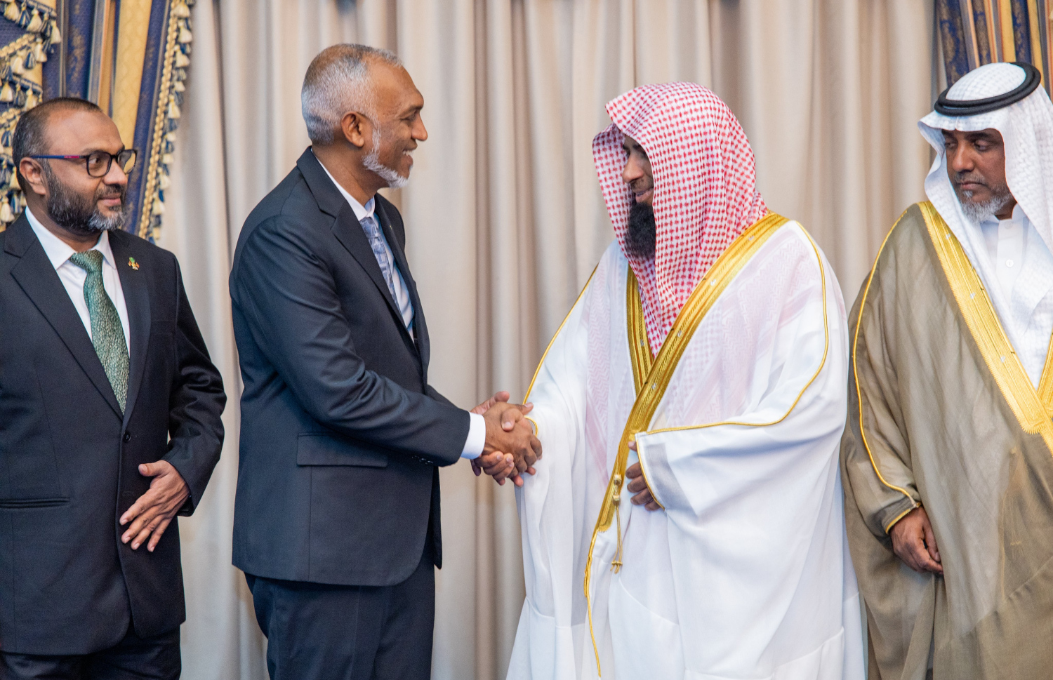 މަދީނާގެ ހަރަމްފުޅުގެ އިމާމް ރާއްޖެއަށް ކުރައްވާ ދަތުރުފުޅު