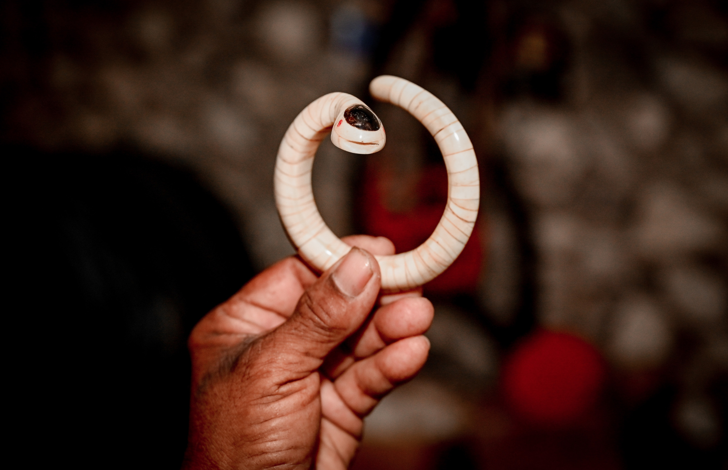 ހަރުފައެއްގެ ބައްޓަމަށް ހަދާފައިވާ އަތުގައި އަޅާ އުޅައެއް.-- ފޮޓޯ: ނިޝާން އަލީ | މިހާރު