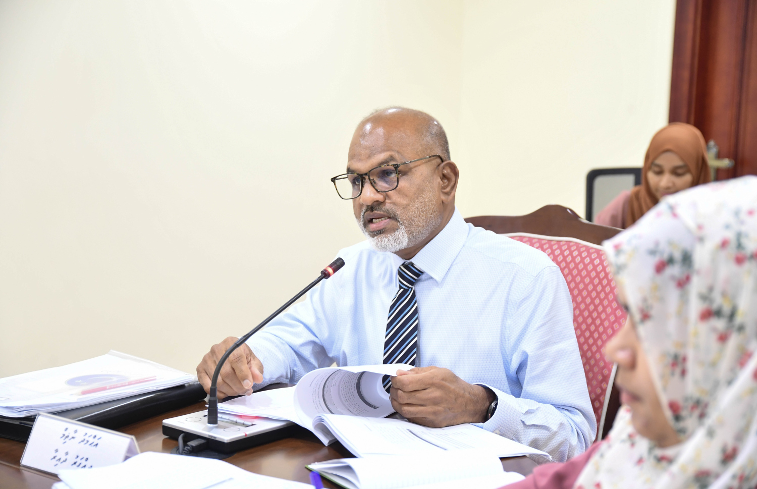 މާލިއްޔަތު ކޮމިޓީގެ ސަބް ކޮމިޓީގެ މިއަދުގެ ބައްދަލުވުން. --ފޮޓޯ: މަޖިލީހުގެ އިދާރާ