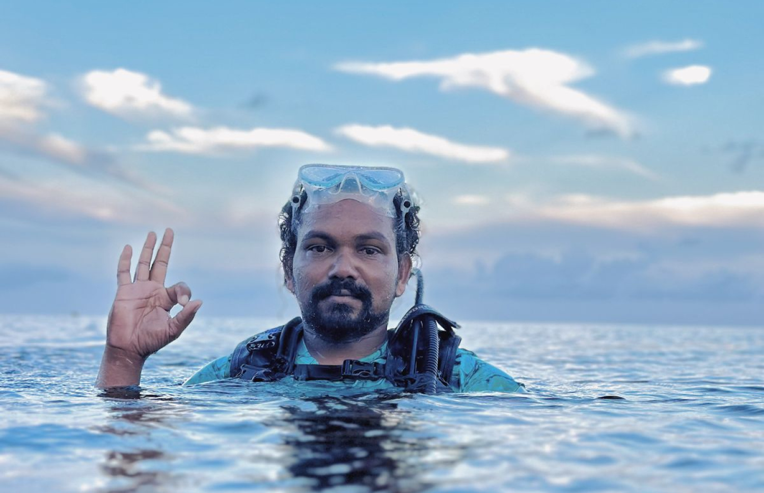 ރާޝިދަކީ އޭނާގެ މަސްވެރިކަމުގެ ކެރިއާ ސޯޝަލް މީޑިއާގައި ޑޮކިއުމަންޓު ކުރާ މީހެއް. އޭނާ ސޯޝަލް މީޑިއާގައި މަޝްހޫރީ "ލައިފް އޮފް އަ ފިޝަމަން"ގެ ގޮތުގައި.