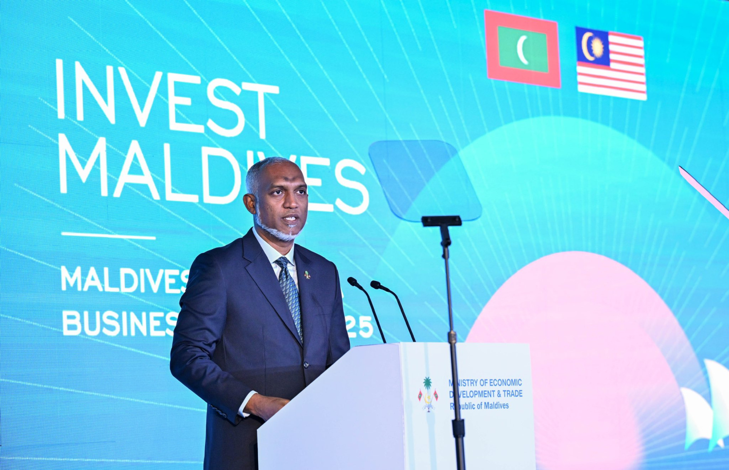 ރާއްޖެ-މެލޭޝިޔާ ބިޒްނަސް ފޯރަމްގައި ރައީސް ޑރ. މުއިއްޒު. --ފޮޓޯ: ރައީސް އޮފީސް