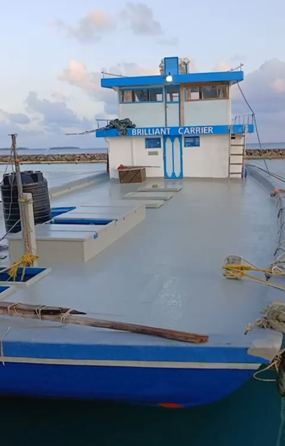 ގެއްލިގެން ހޯދަމުން އަންނަ "ބްރިލިއަންޓް ކެރިއާ" ދޯނި.-- ފޮޓޯ: ޕޮލިސް