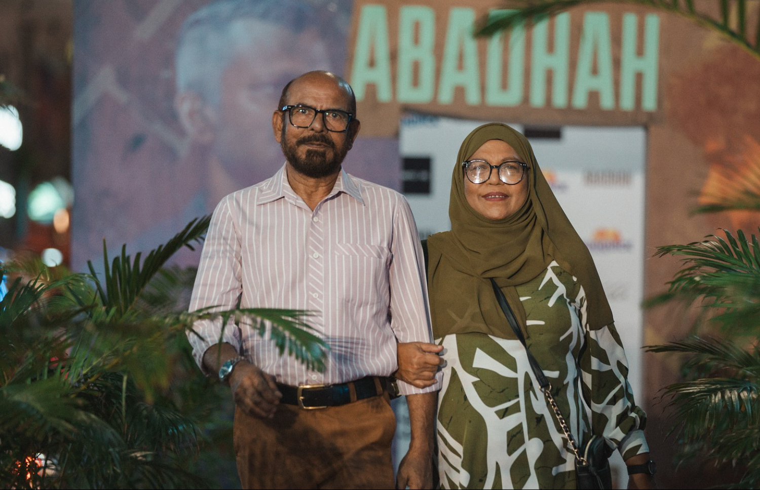 ދިވެހި ފިލްމު "އަބަދަށް"ގެ ރެޑްކާޕެޓް އިވެންޓްގައި ބައެއް އެކްޓަރުން ބައިވެރިވަނީ -- ފޮޓޯ: ނޫރް އެން މޫވީ