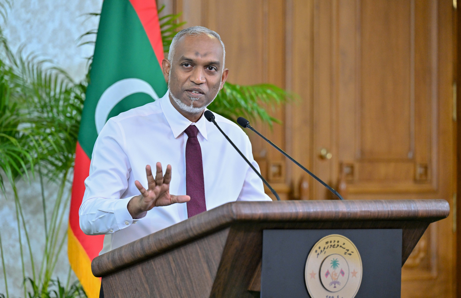 ރައީސް ޑރ. މުހައްމަދު މުއިއްޒު ބޭއްވެވި ޕްރެސް ކޮންފަރެންސްގައި އެމަނިކުފާނު ވާހަކަދައްކަވަނީ.-- ފޮޓޯ: ރައީސް އޮފީސް