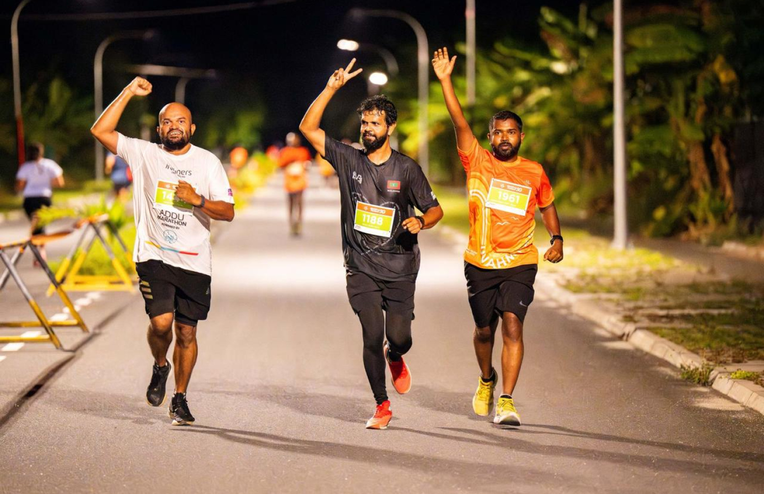 ދިރާގު ފުވައްމުލައް ރަންގެ ހާފް މެރެތަން ދުވުމުގެ ބައިވެރިން ދުވަނީ: މި ރަންގައި ދުނިޔޭގެ އެކި ގައުމުތަކުގެ ދުވުންތެރިން ހިމނޭ ގޮތަށް 1،112 ދުވުންތެރިން ބައިވެރިވި -- ފޮޓޯ: ދިރާގު