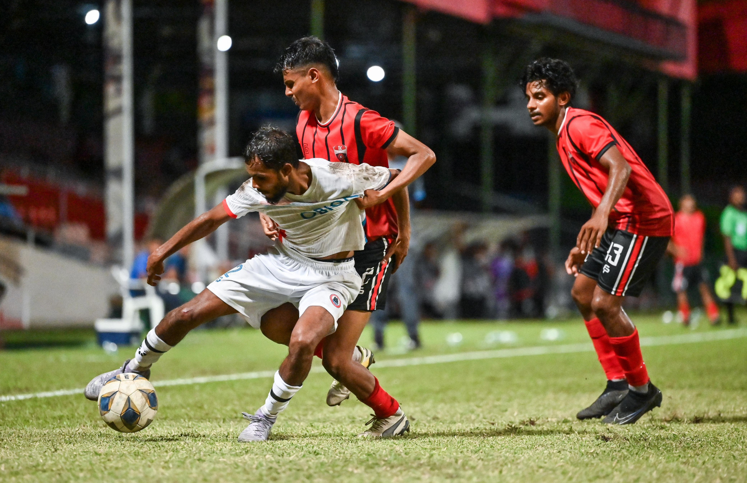 ޓީސީ އާއި އޮޑިގެ މެޗުގެ ތެރެއިން: އެ ދެ ޓީމުން ވާދަވެރި މެޗަކަށް އެ ނުލކުތީ އަހަރަކަށް ވުރެ ގިނަ ދުވަސް ފަހުން --- ފޮޓޯ: ފަޔާޒު މޫސާ | މިހާރު