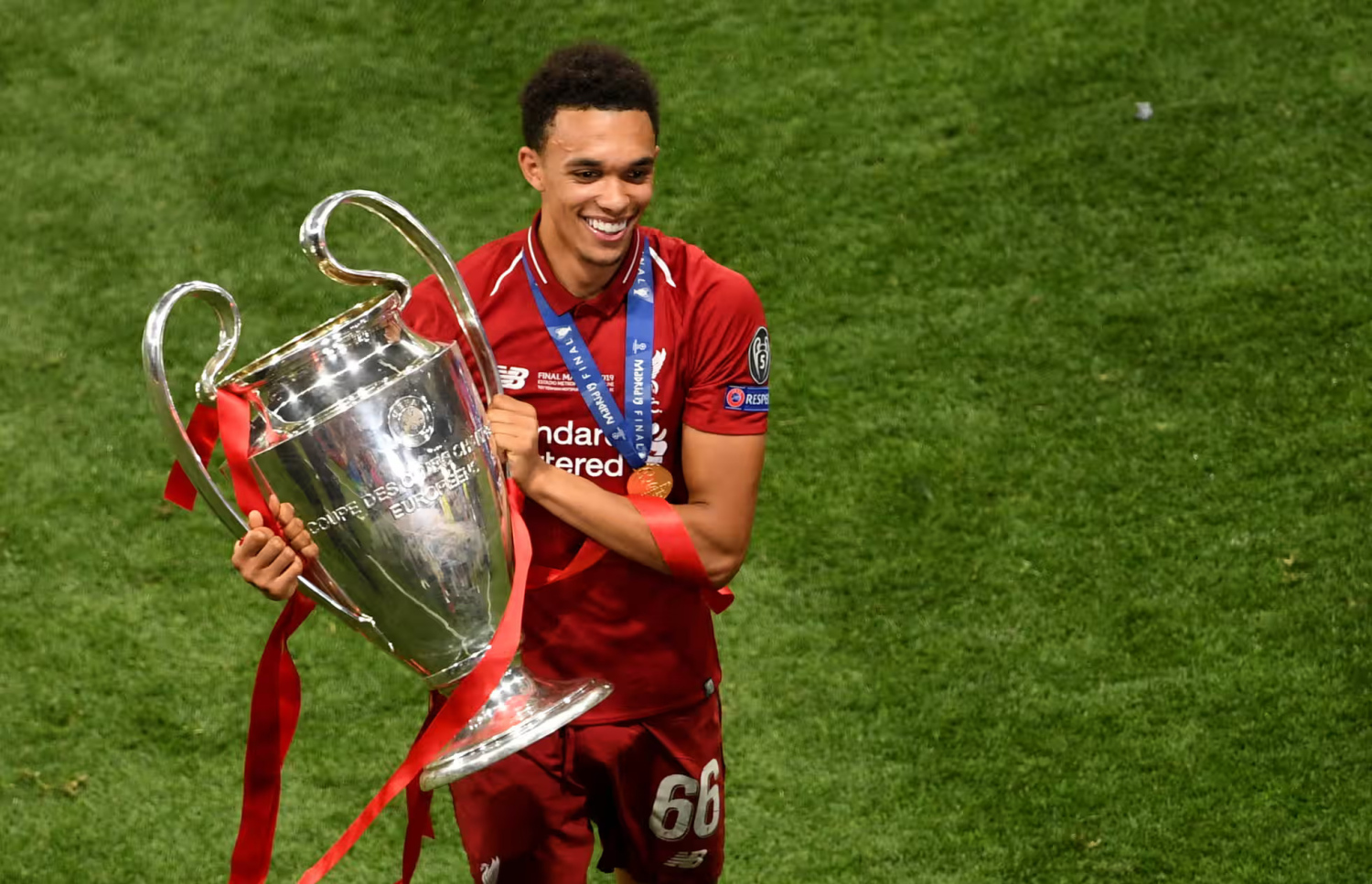 ޔޫއެފާ ޗެމްޕިއަންސް ލީގުގެ ތަށި 2019 ގައި ލީވަޕޫލަށް ހޯދައި ދިނުމަށް ފަހު އާނޯލްޑް އުފާފާޅު ކުރަނީ: ހިލޭ ޓްރާންސްފާގައި އޭނާ ބަދަލު ވަނީ ރެއާލަށް