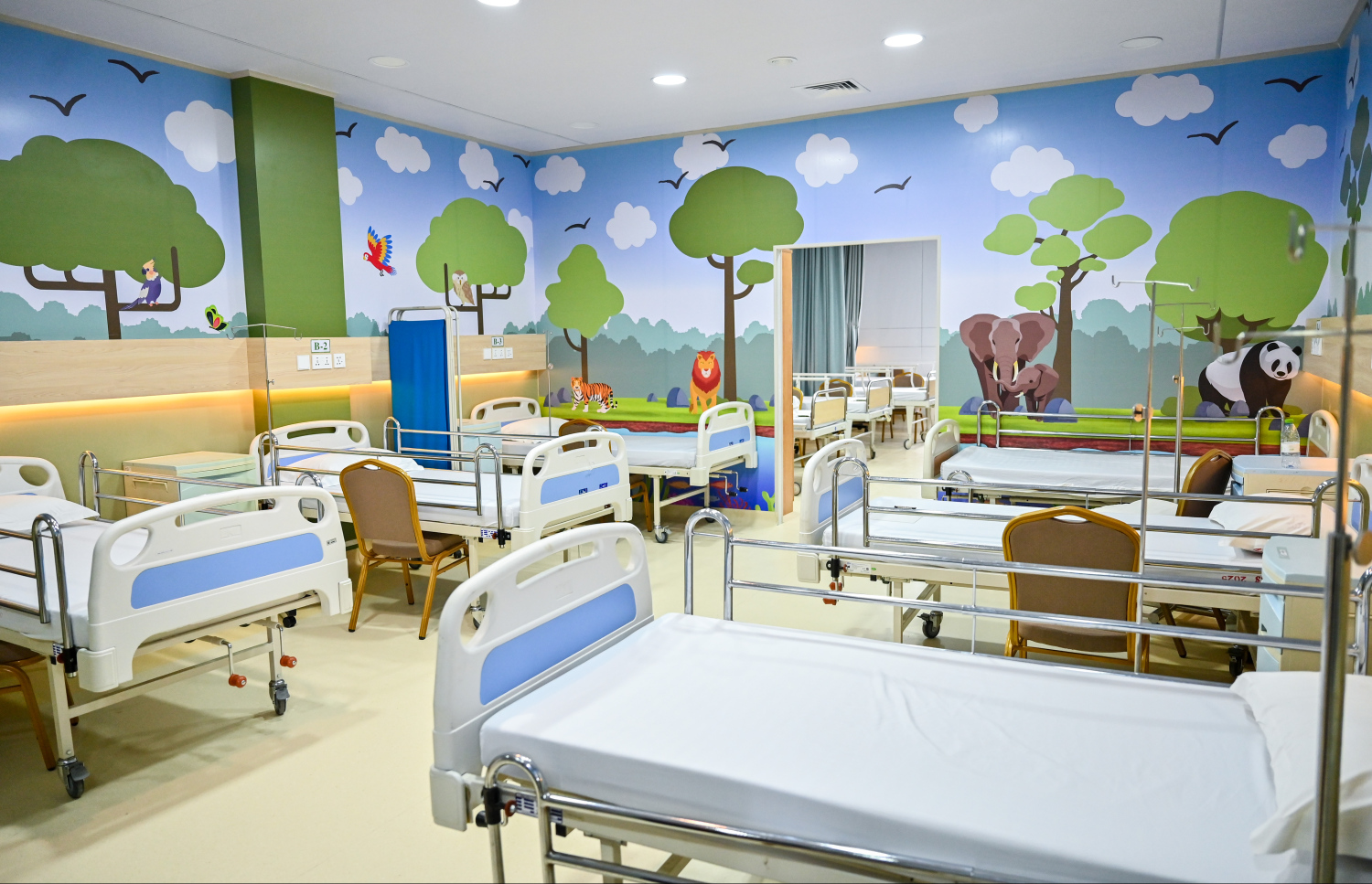 ހުޅުމާލެ 1 ގެ "އޮރެންޖު ހިޔާ" އަށް ބަދަލުކުރި ތެލެސީމިއާ ސެންޓަރުގައި ގާއިމުކޮށްފައިވާ ކުޑަކުދިންނަށް ހާއްސަ ވޯޑު -- ފޮޓޯ: ފަޔާޒު މޫސާ | މިހާރު