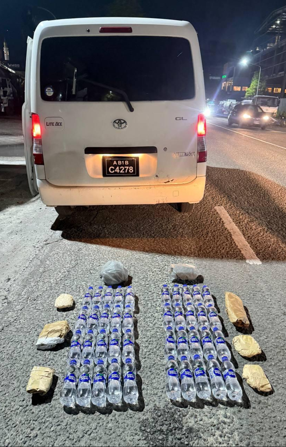 ބަނގުރާ ގެންދަނިކޮށް ފެނުނު ވޭނާއި ފެނުނު ފުޅިތައް