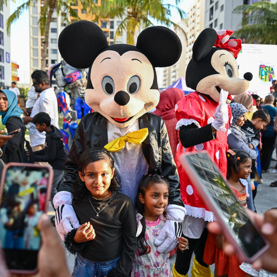 ކުޑަކުދިންގެ ދުވަސް ފާހަގަކުރަން އެޗްޑީސީގެ ފަރާތުން ހިޔާ ޕާކްގައި ބޭއްވި ހަވީރުގައި ކުޑަކުދިން ބައިވެރިވަނީ - ފޮޓޯ: ފަޔާޒު މޫސާ | މިހާރު