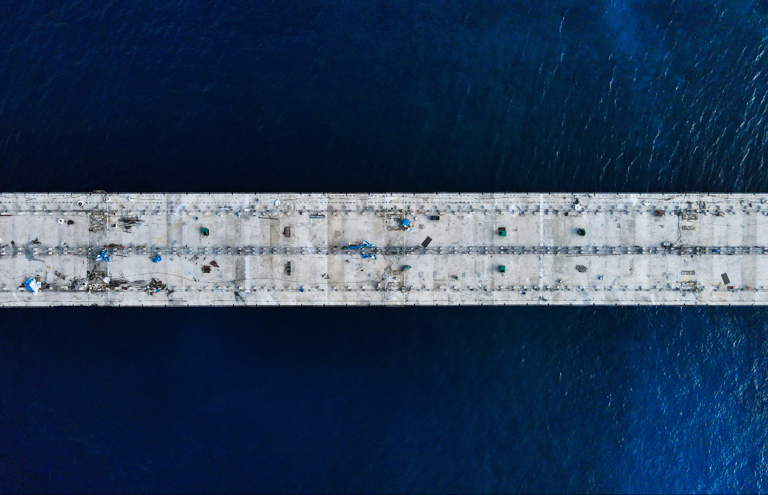 ތިލަމާލެ ބްރިޖުގެ މަސައްކަތް ކުރިއަށް ގެންދަނީ.--- ފޮޓޯ: ފަޔާޒު މޫސާ | މިހާރު